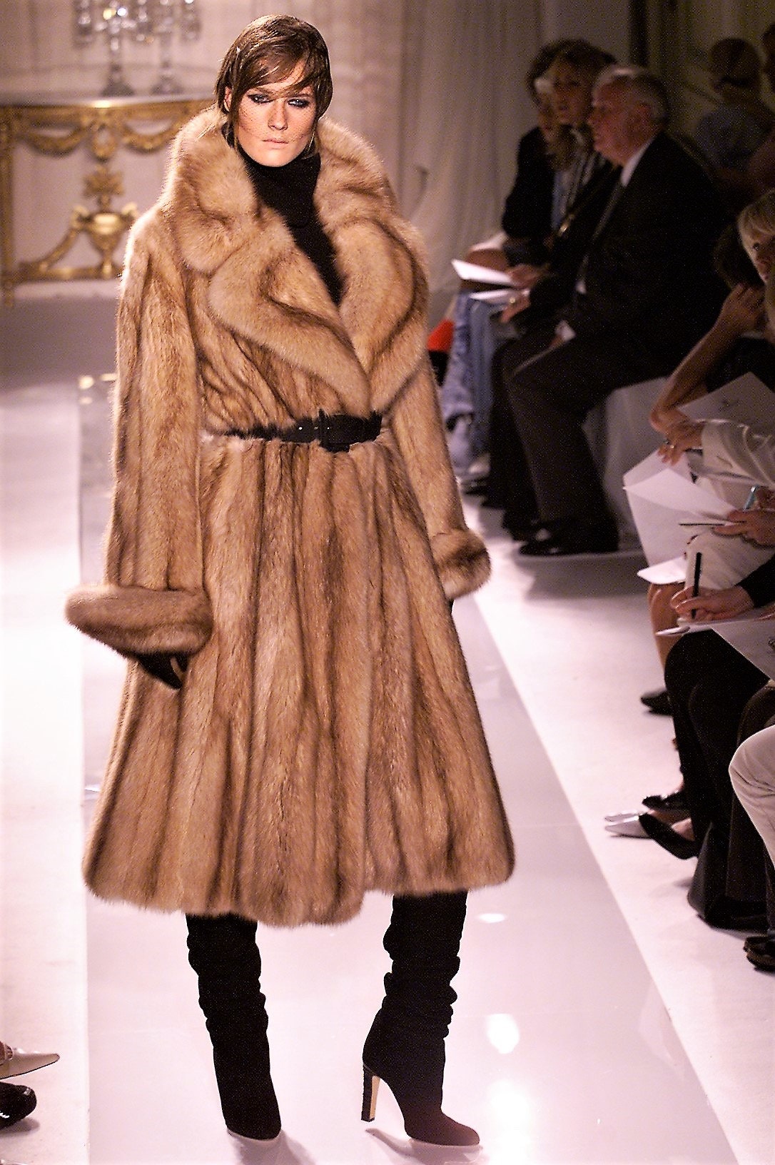 Givenchy F/W 01 Couture Look 11