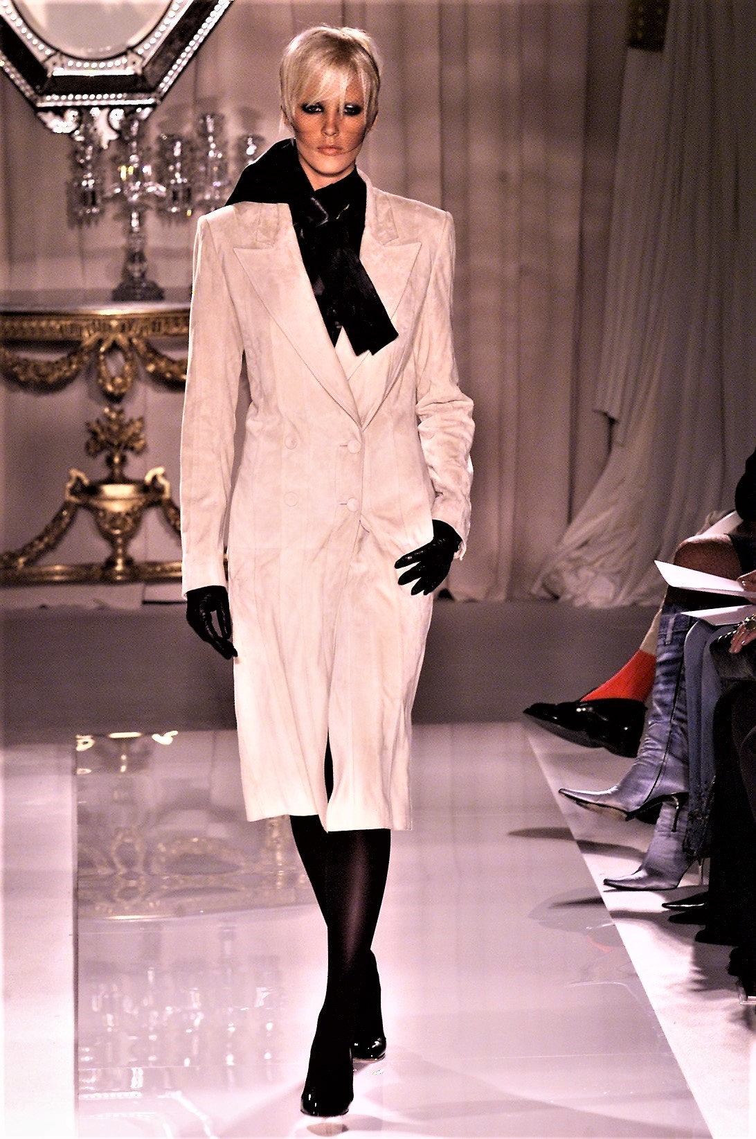 Givenchy F/W 01 Couture Look 12