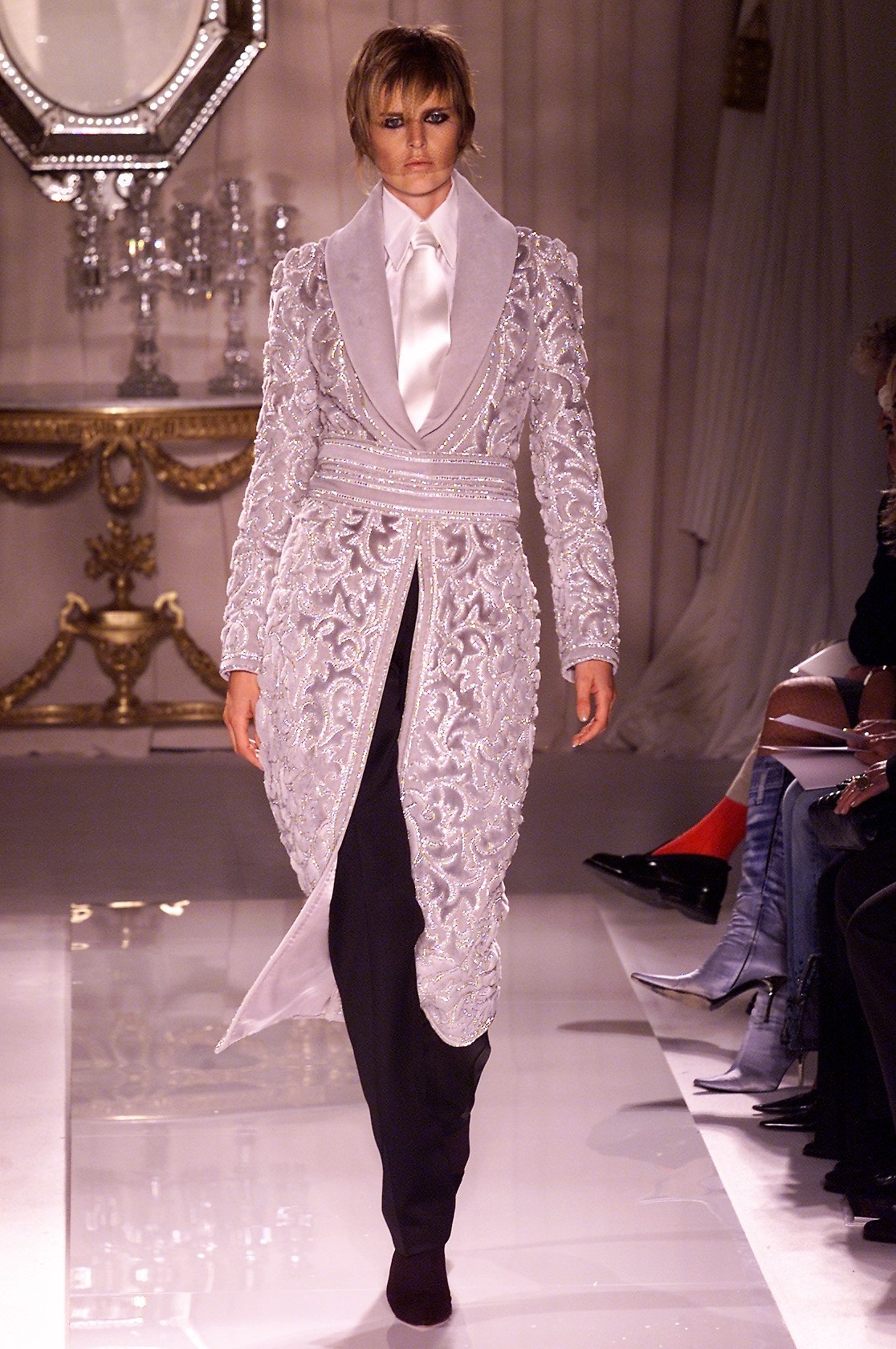Givenchy F/W 01 Couture Look 20