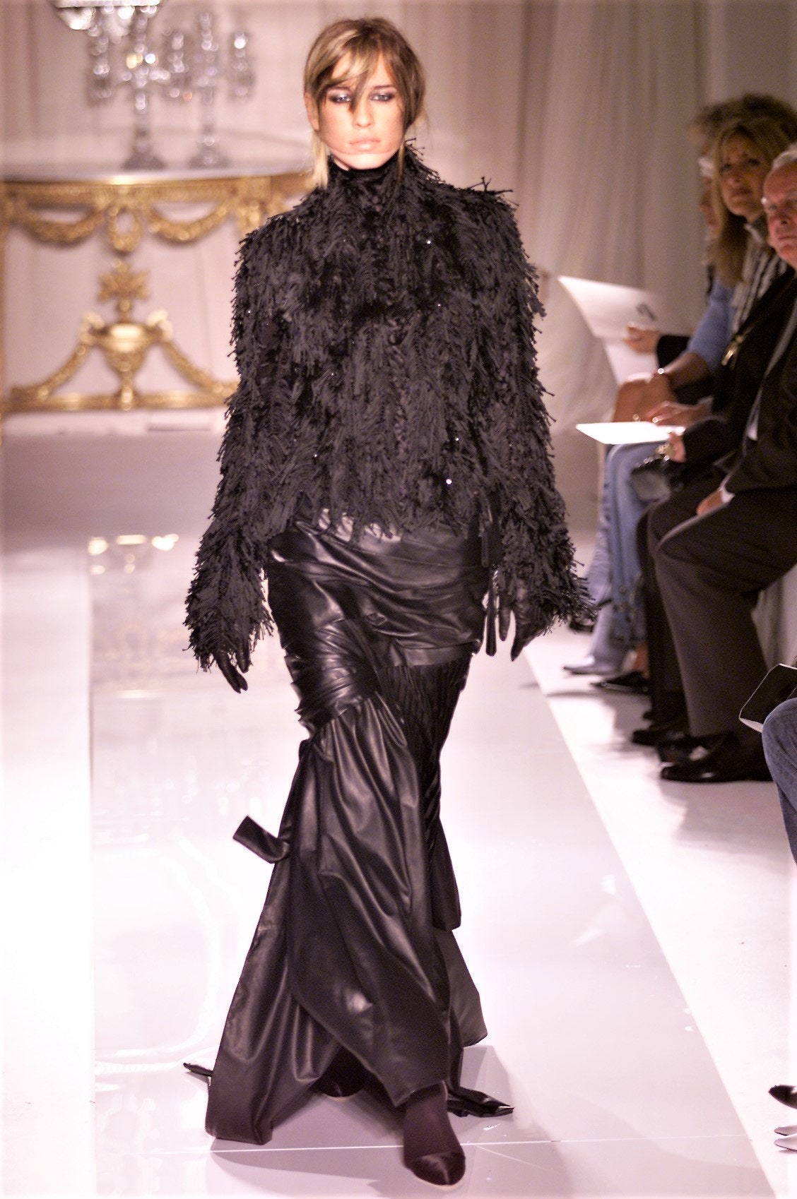 Givenchy F/W 01 Couture Look 35
