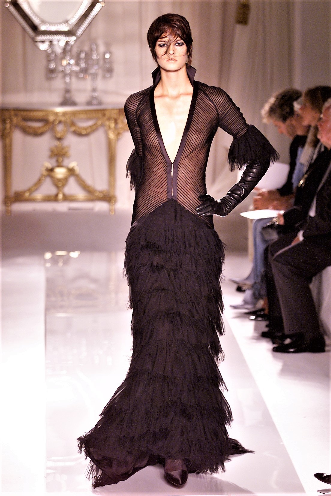 Givenchy F/W 01 Couture Look 37