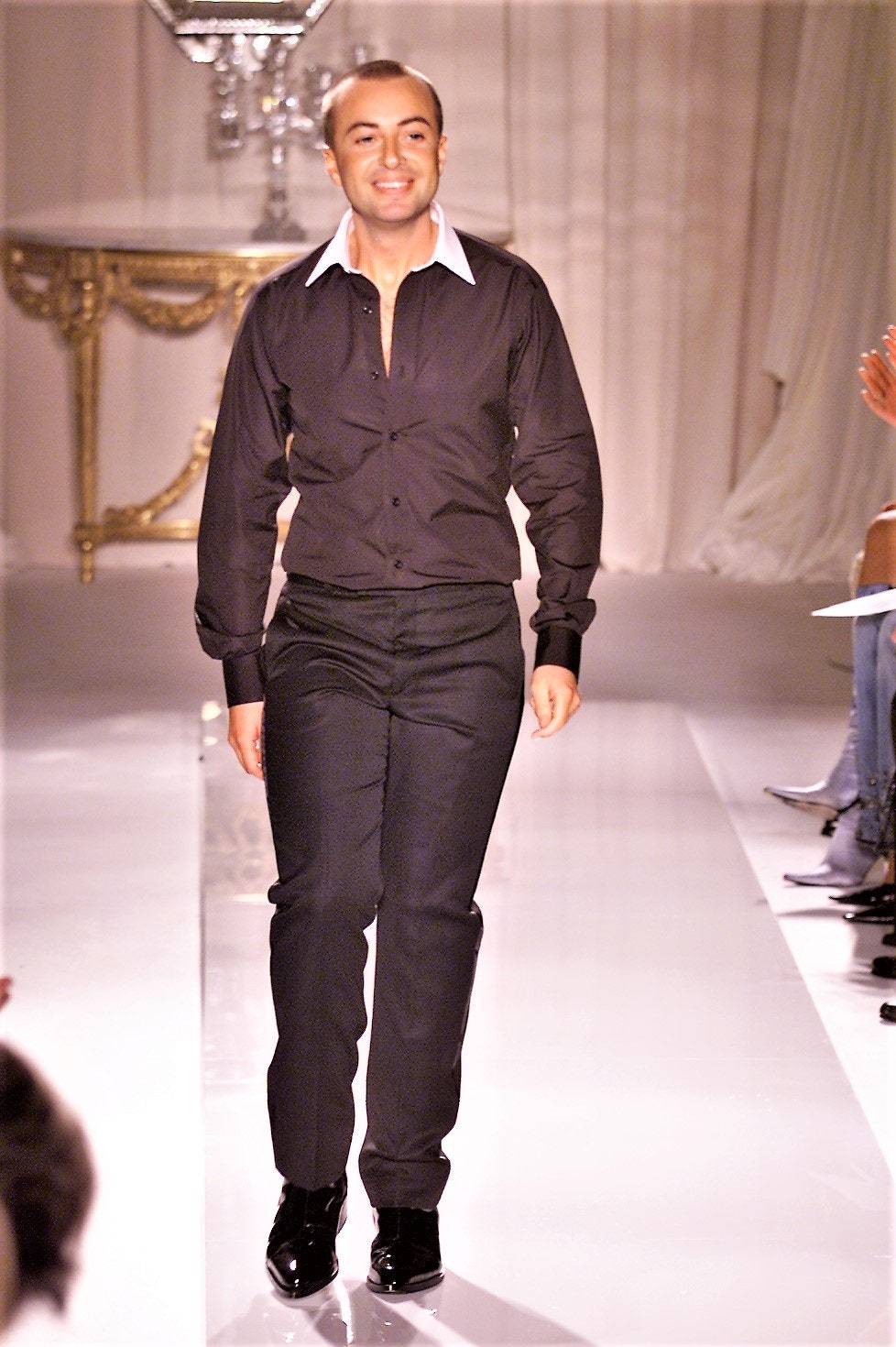 Givenchy F/W 01 Couture Look 40