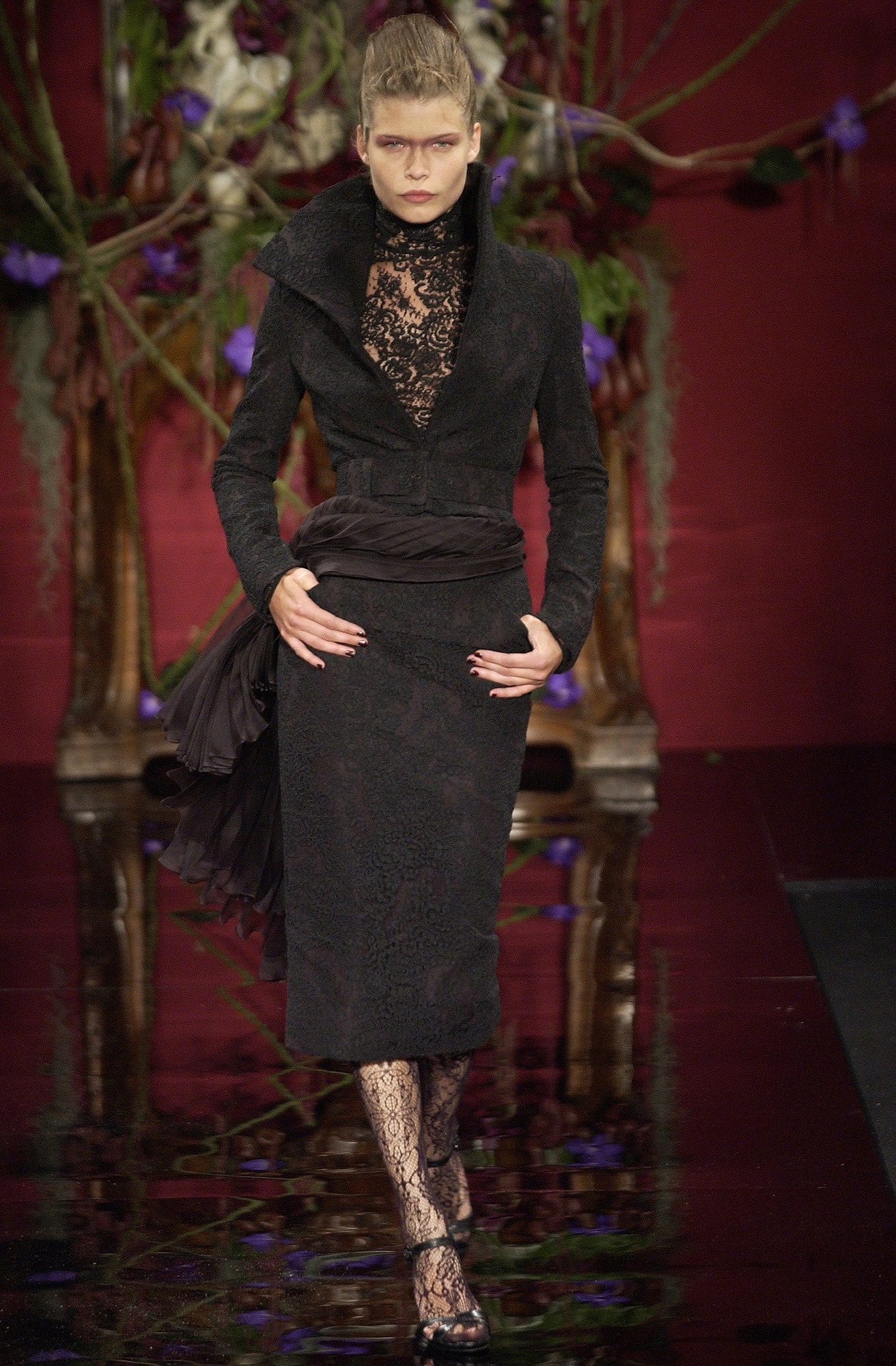 Givenchy F/W 03 Couture Look 4