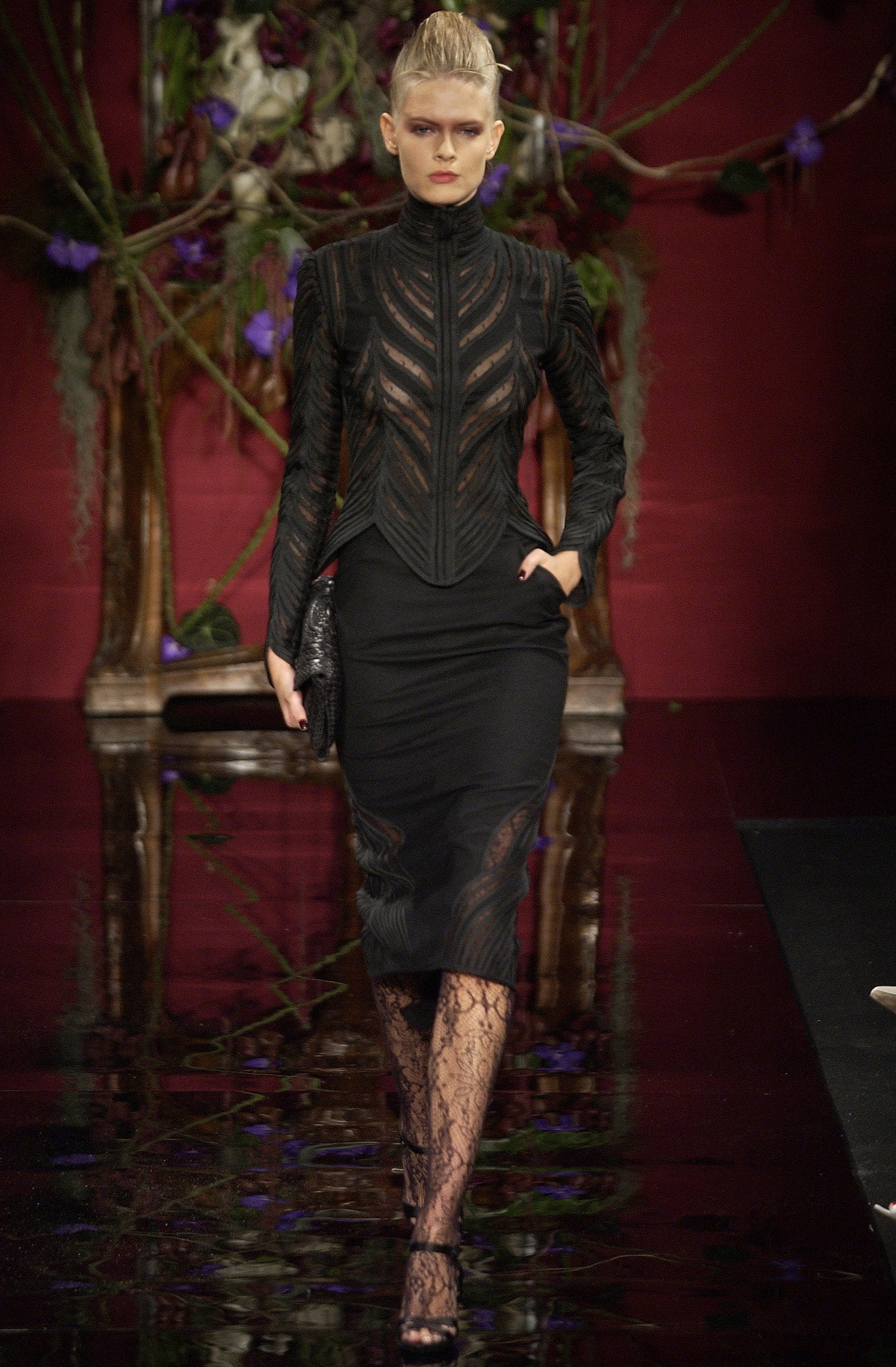 Givenchy F/W 03 Couture Look 13