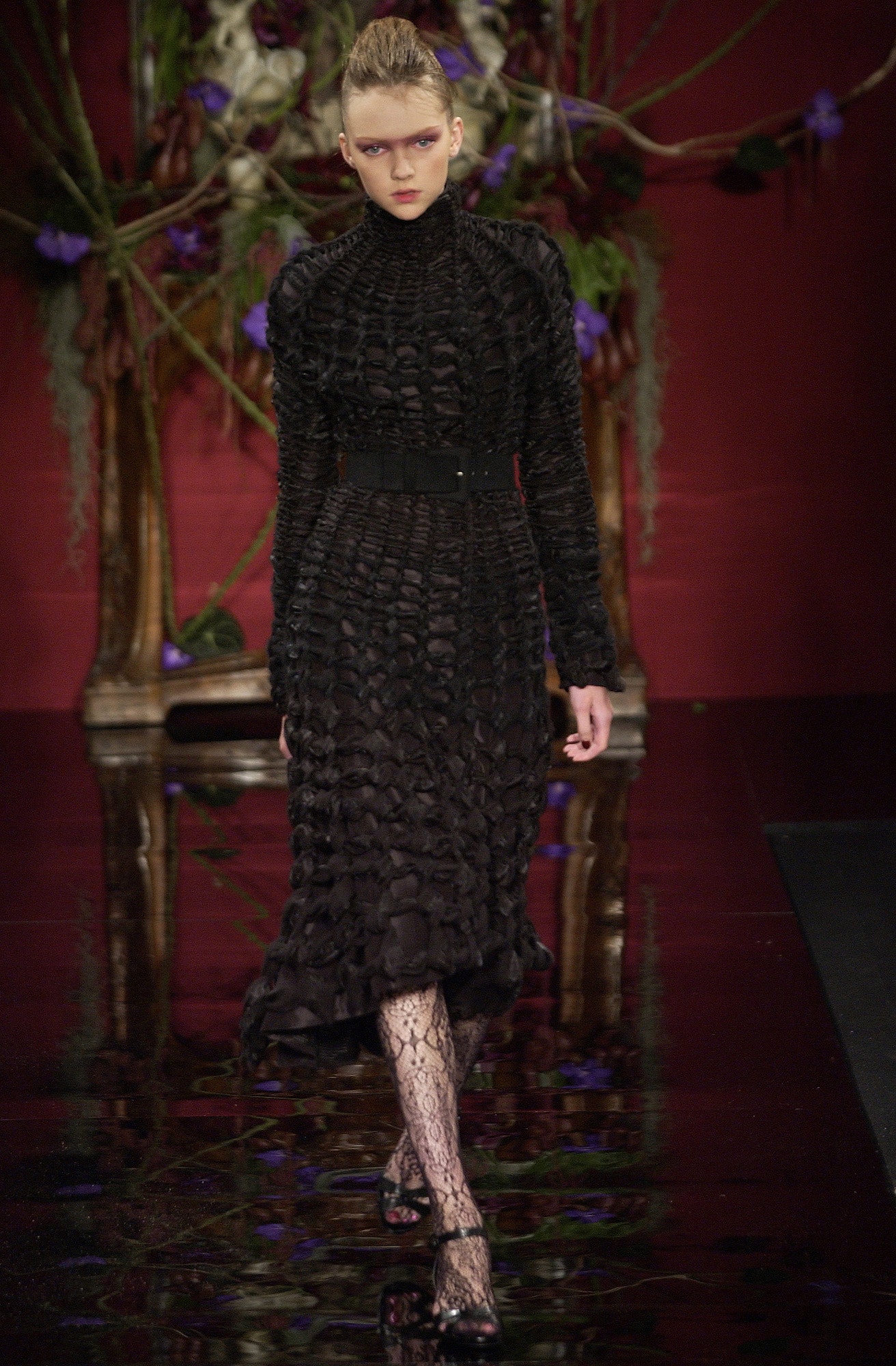 Givenchy F/W 03 Couture Look 18