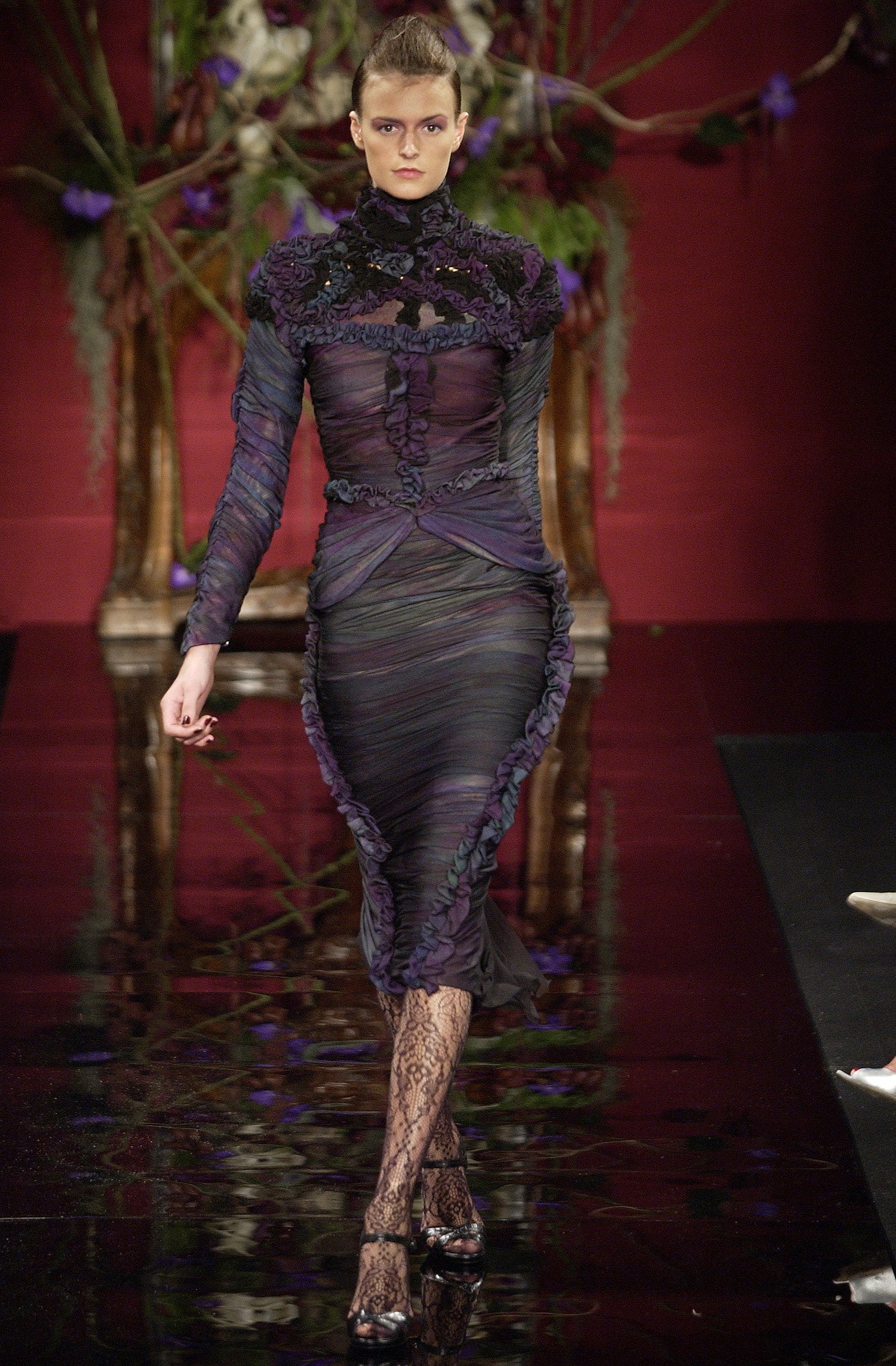 Givenchy F/W 03 Couture Look 21