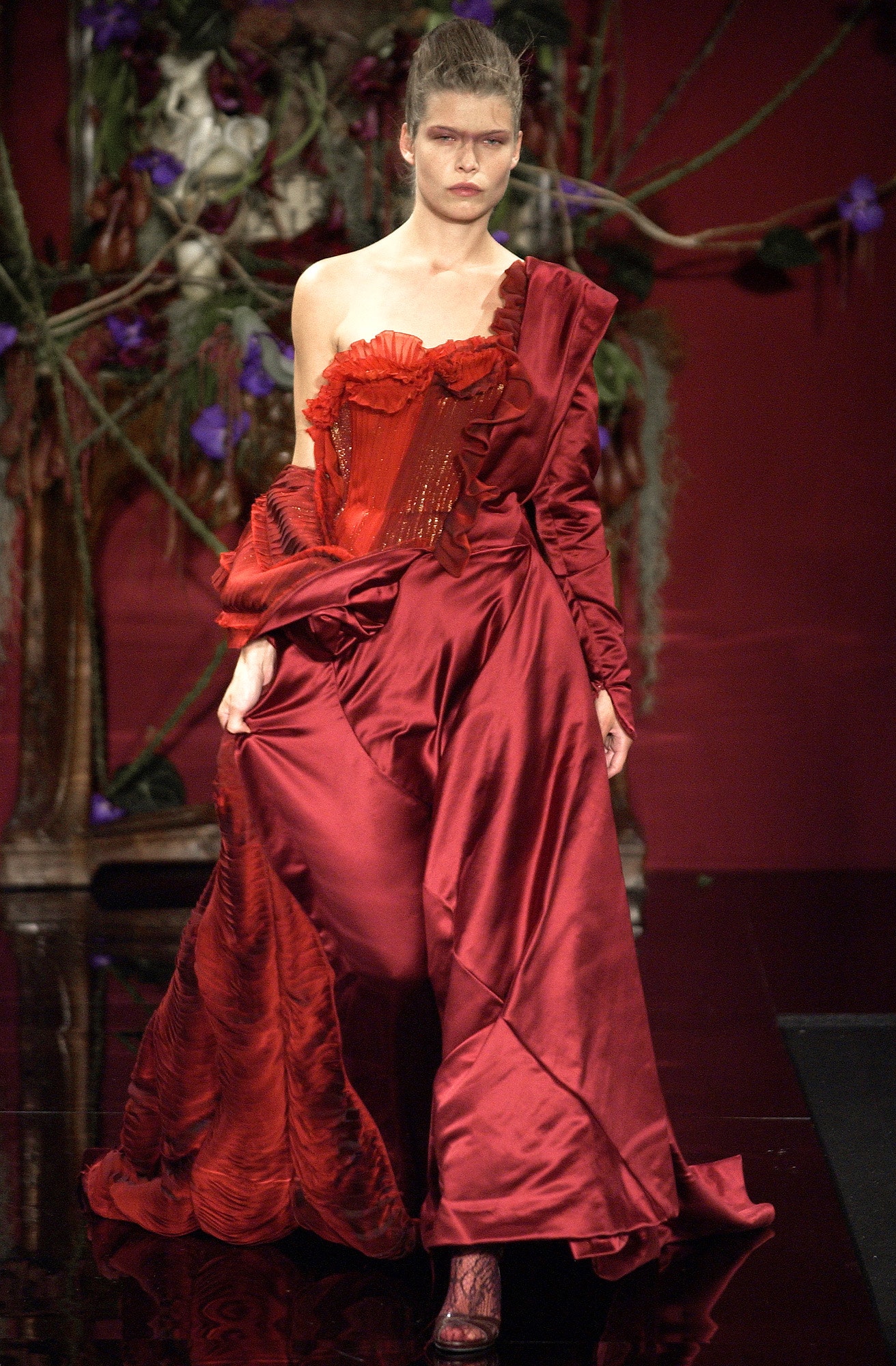 Givenchy F/W 03 Couture Look 36