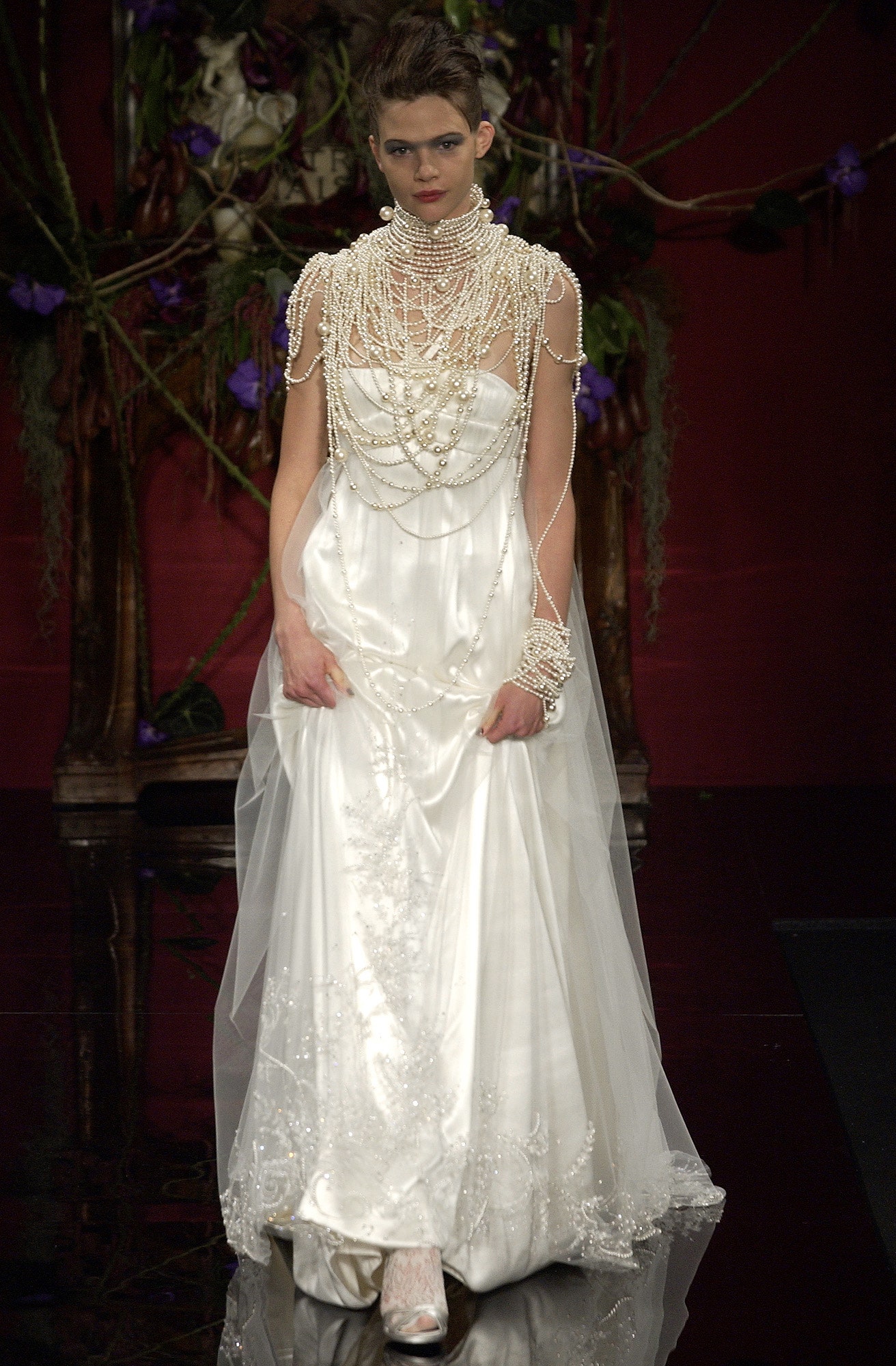 Givenchy F/W 03 Couture Look 38