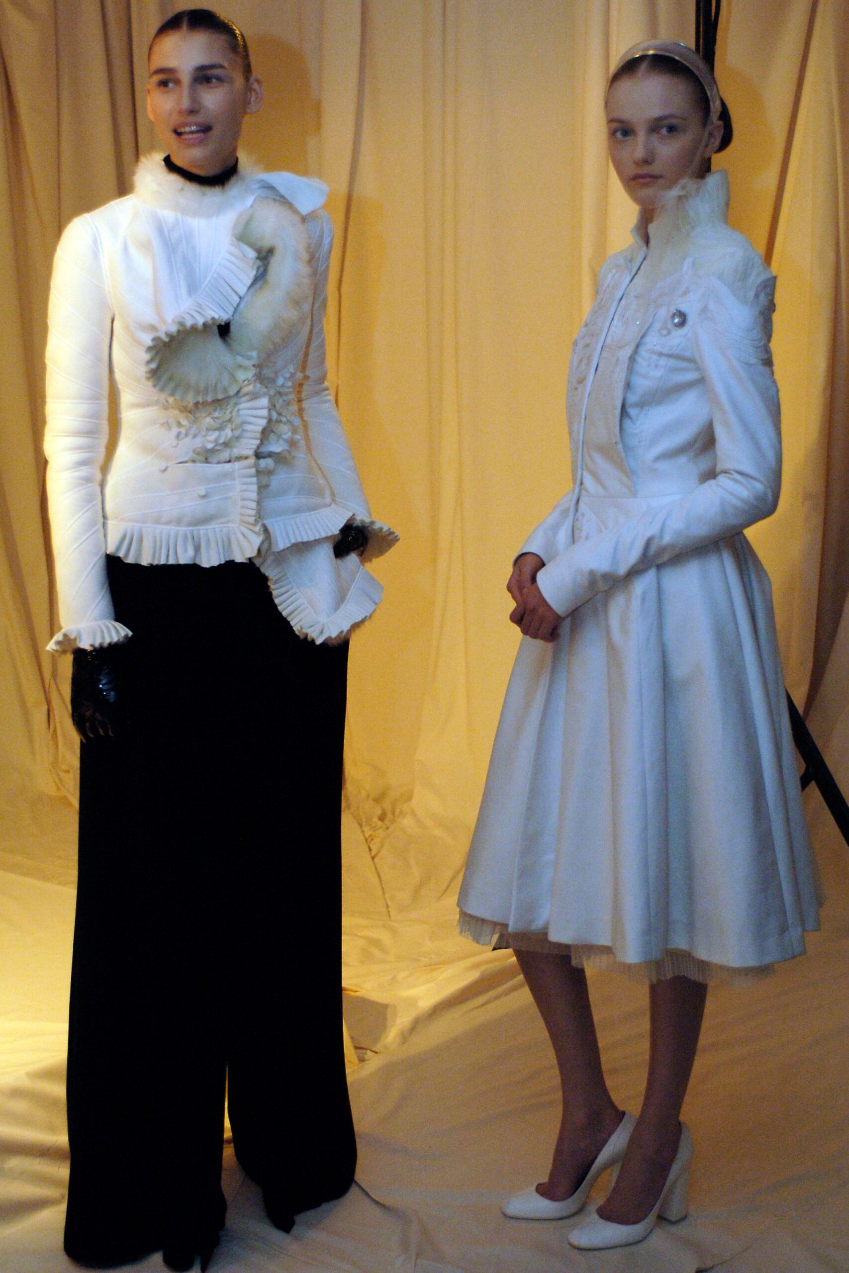 Givenchy F/W 05 Couture Look 2