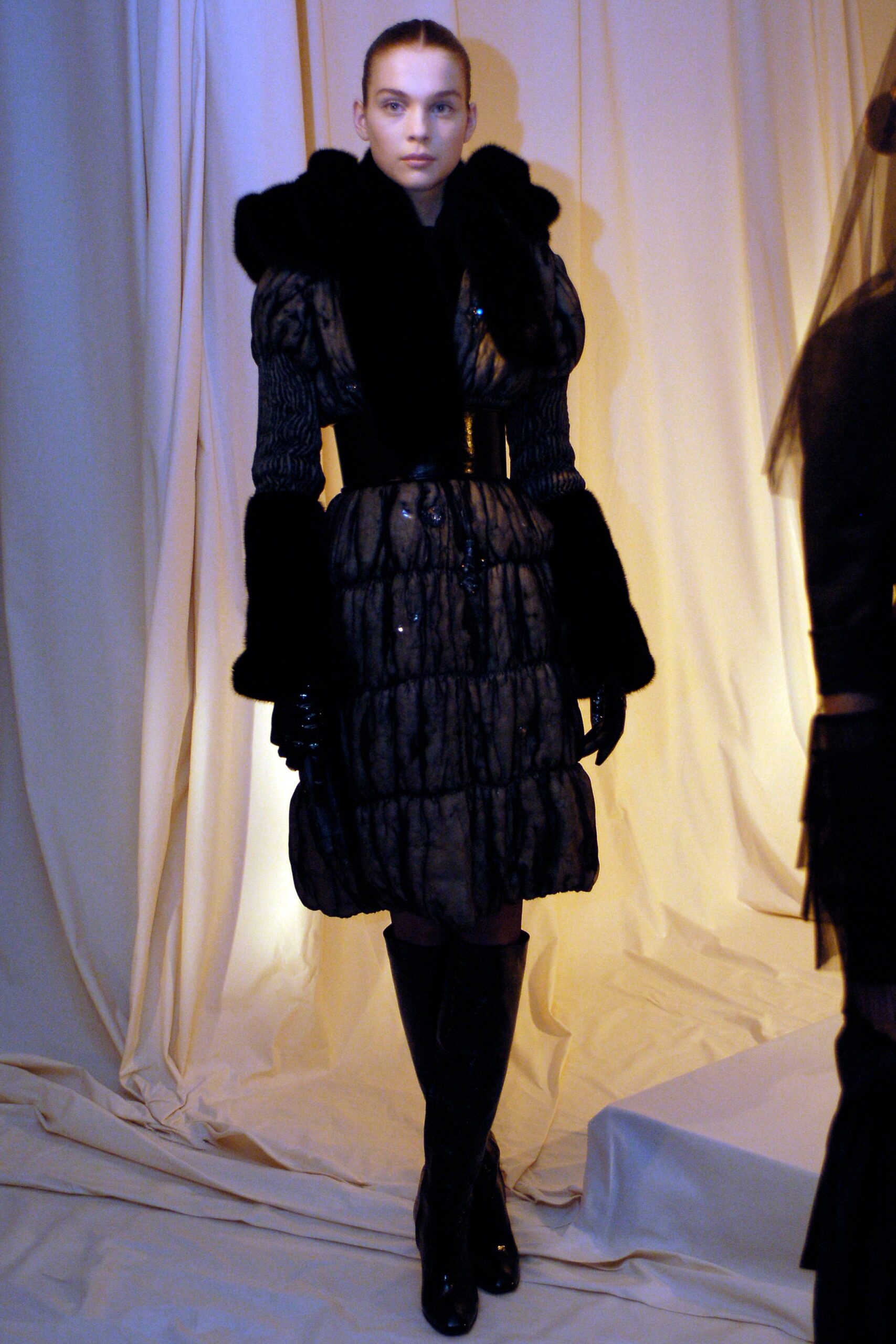 Givenchy F/W 05 Couture Look 4