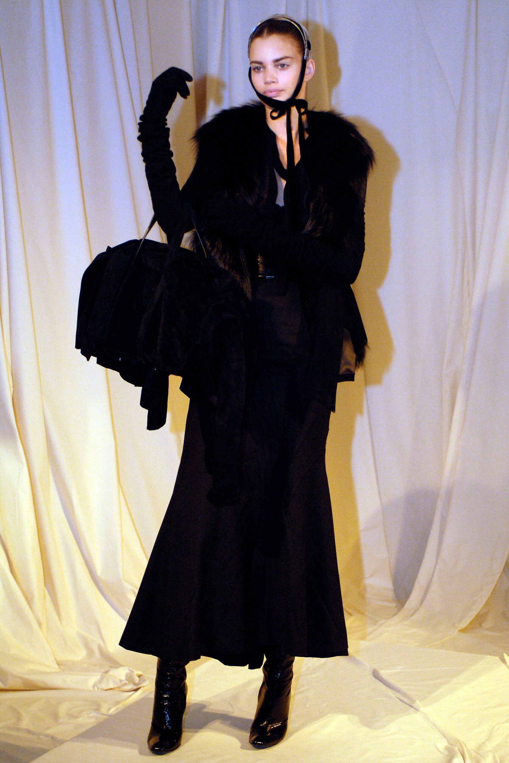 Givenchy F/W 05 Couture Look 5