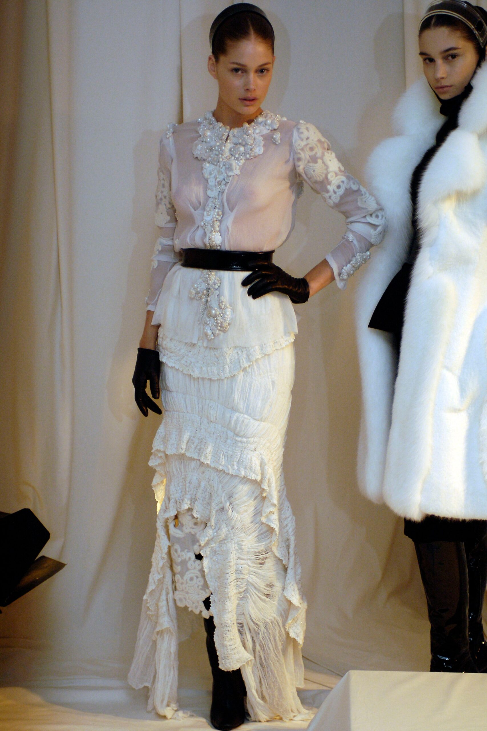 Givenchy F/W 05 Couture Look 7