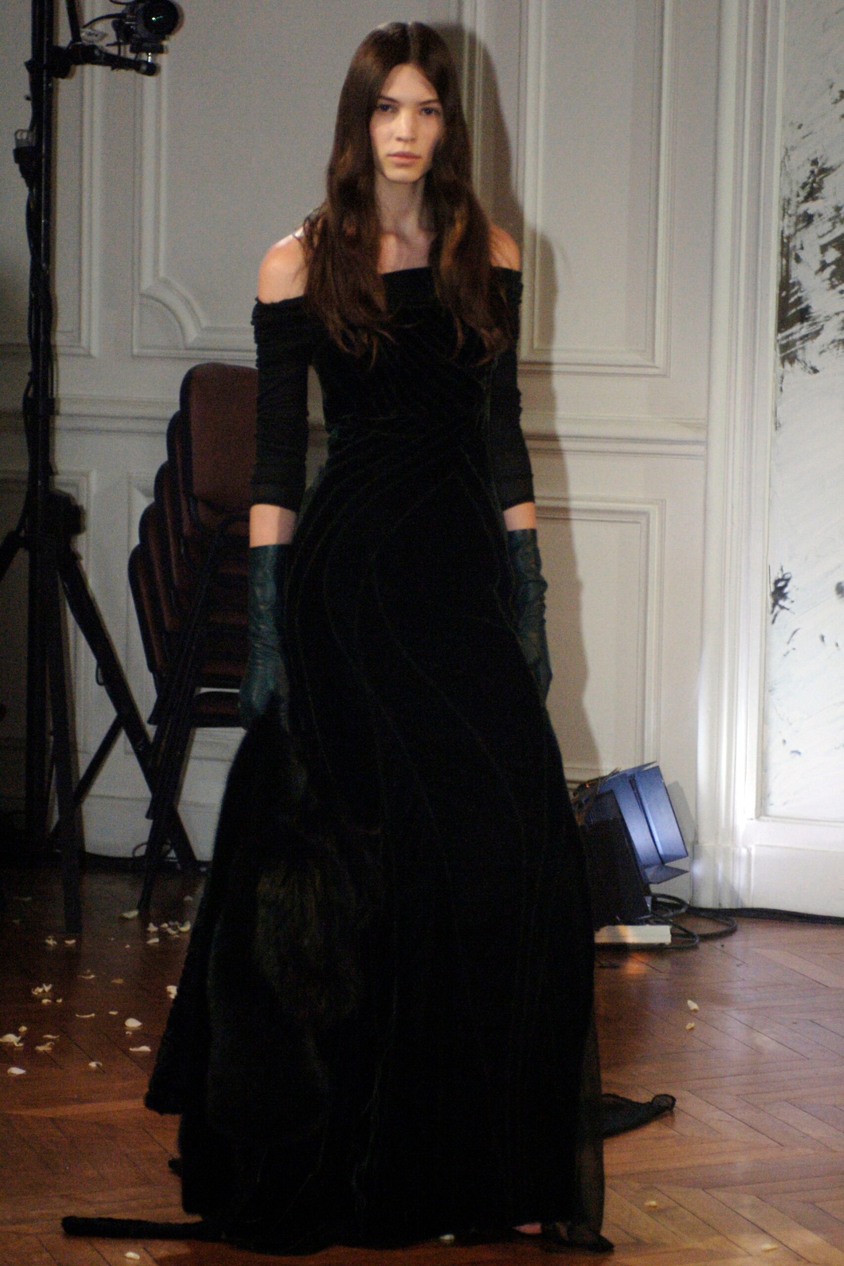 Givenchy F/W 05 Couture Look 12