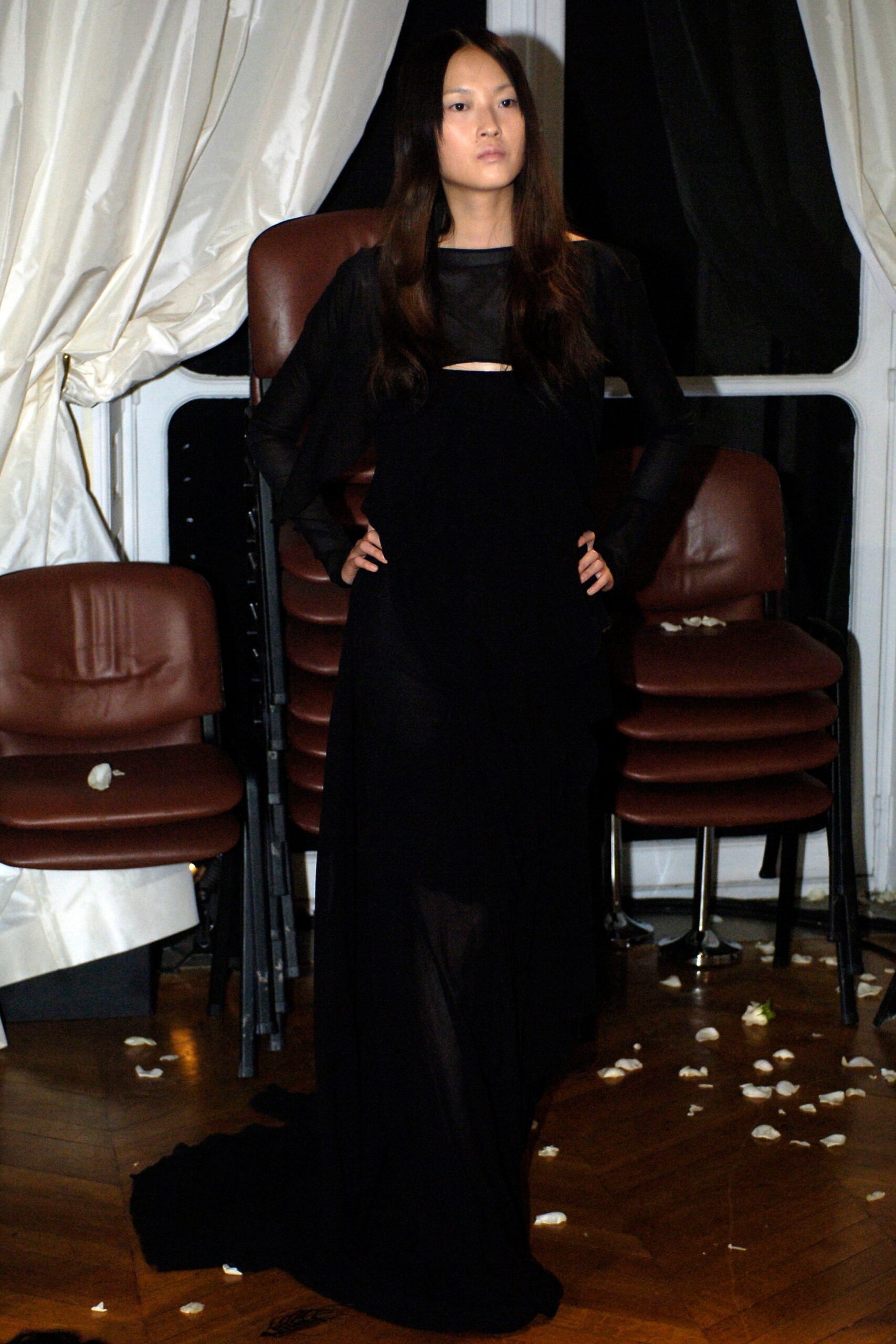 Givenchy F/W 05 Couture Look 15