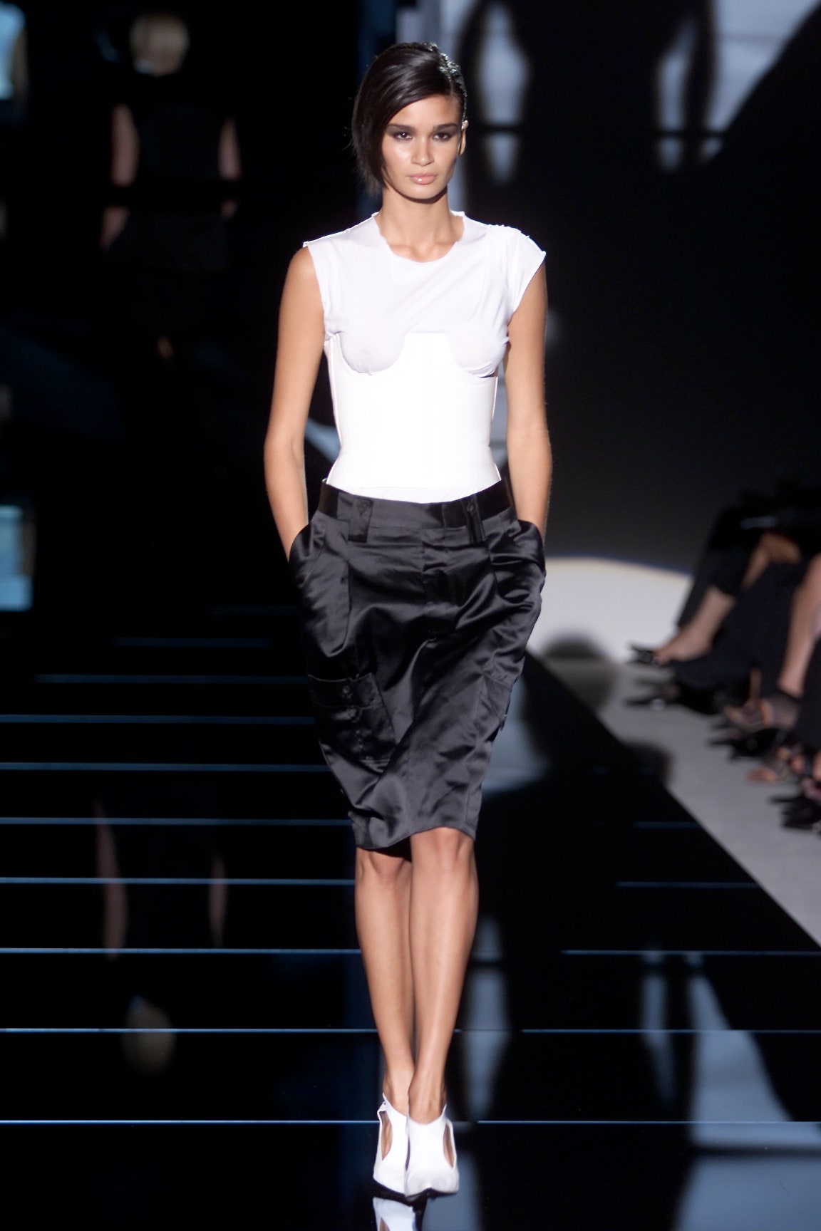 Gucci S/S 01 Look 22