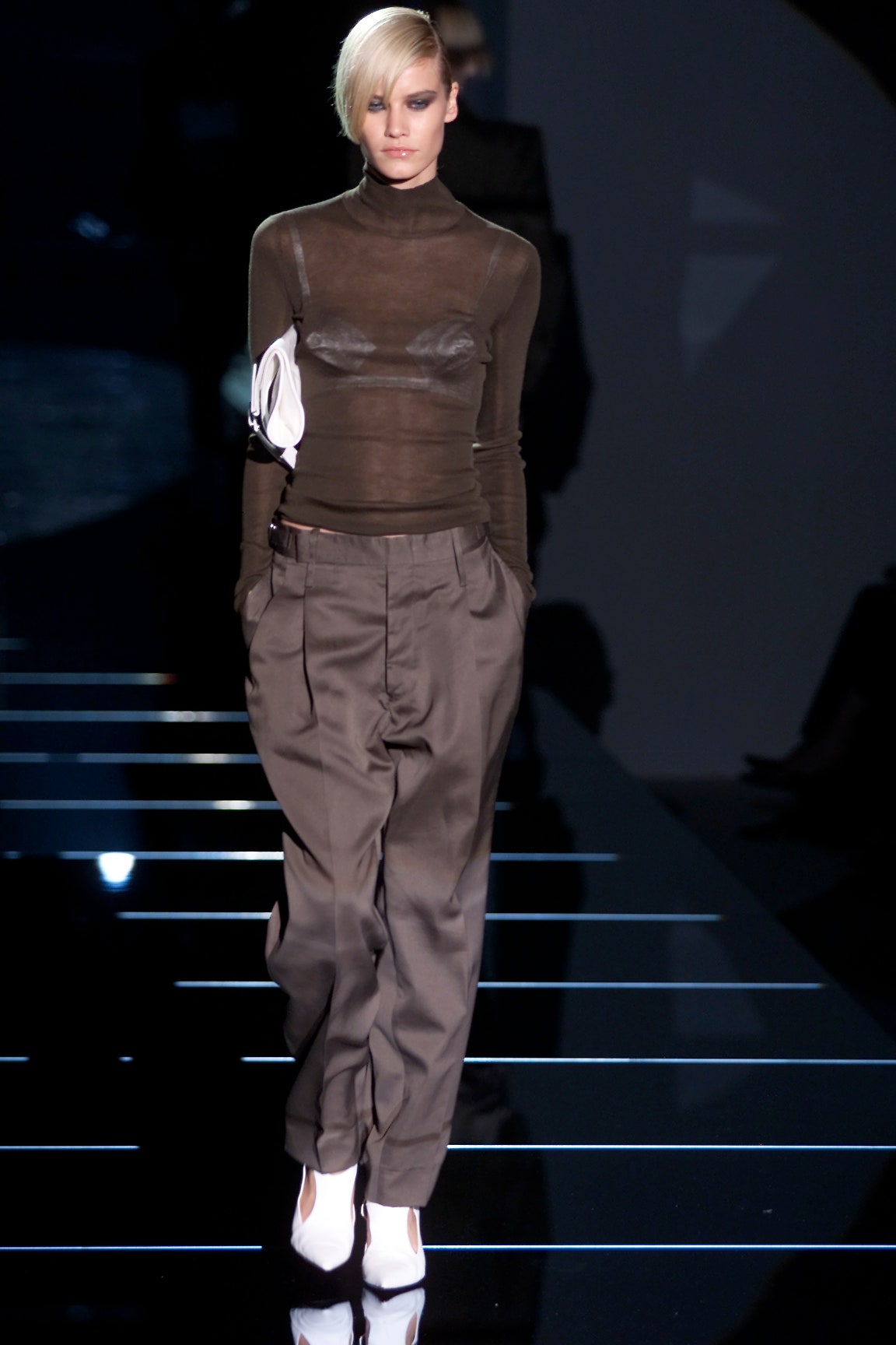 Gucci S/S 01 Look 27