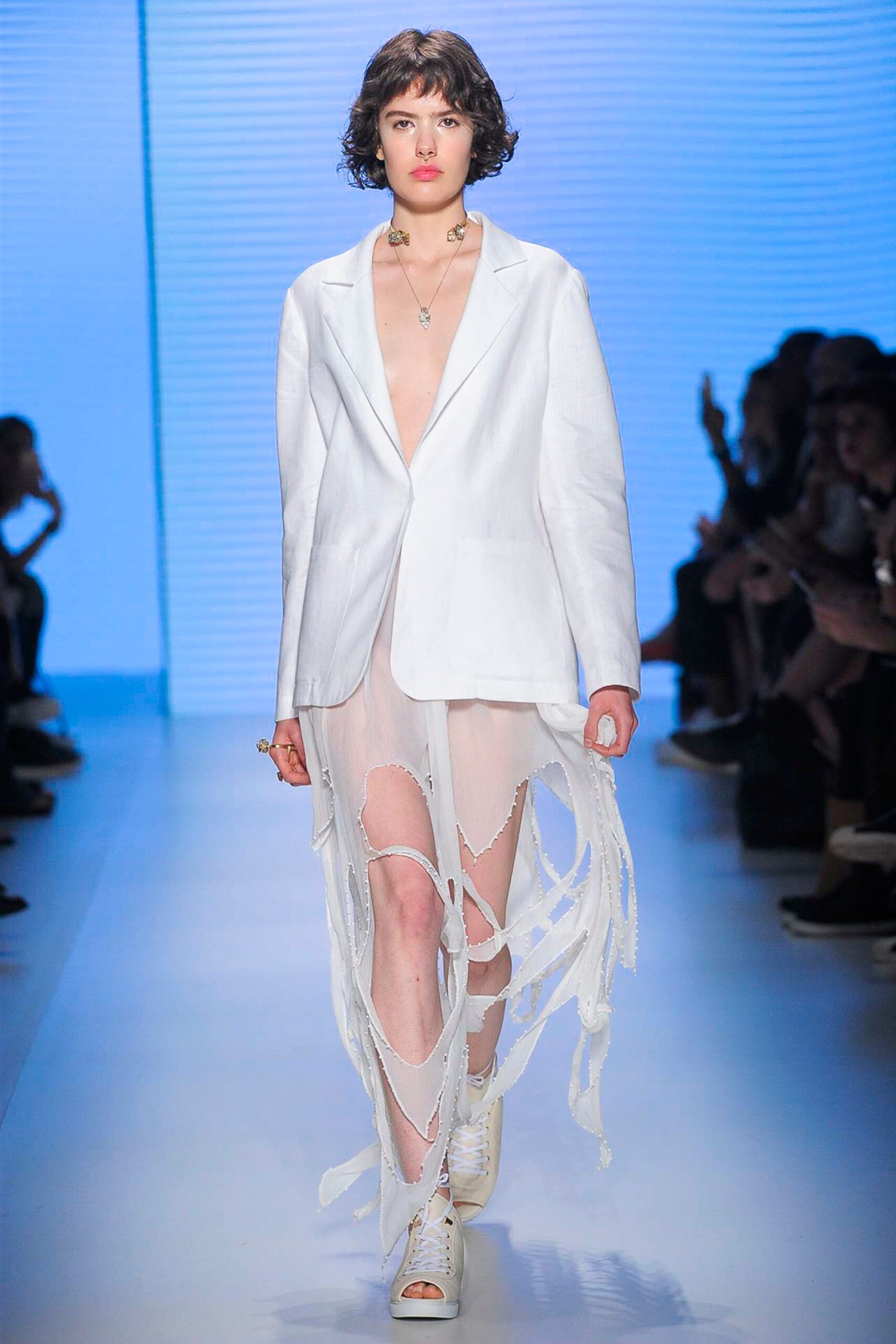 Helô Rocha Resort 17 Look 22