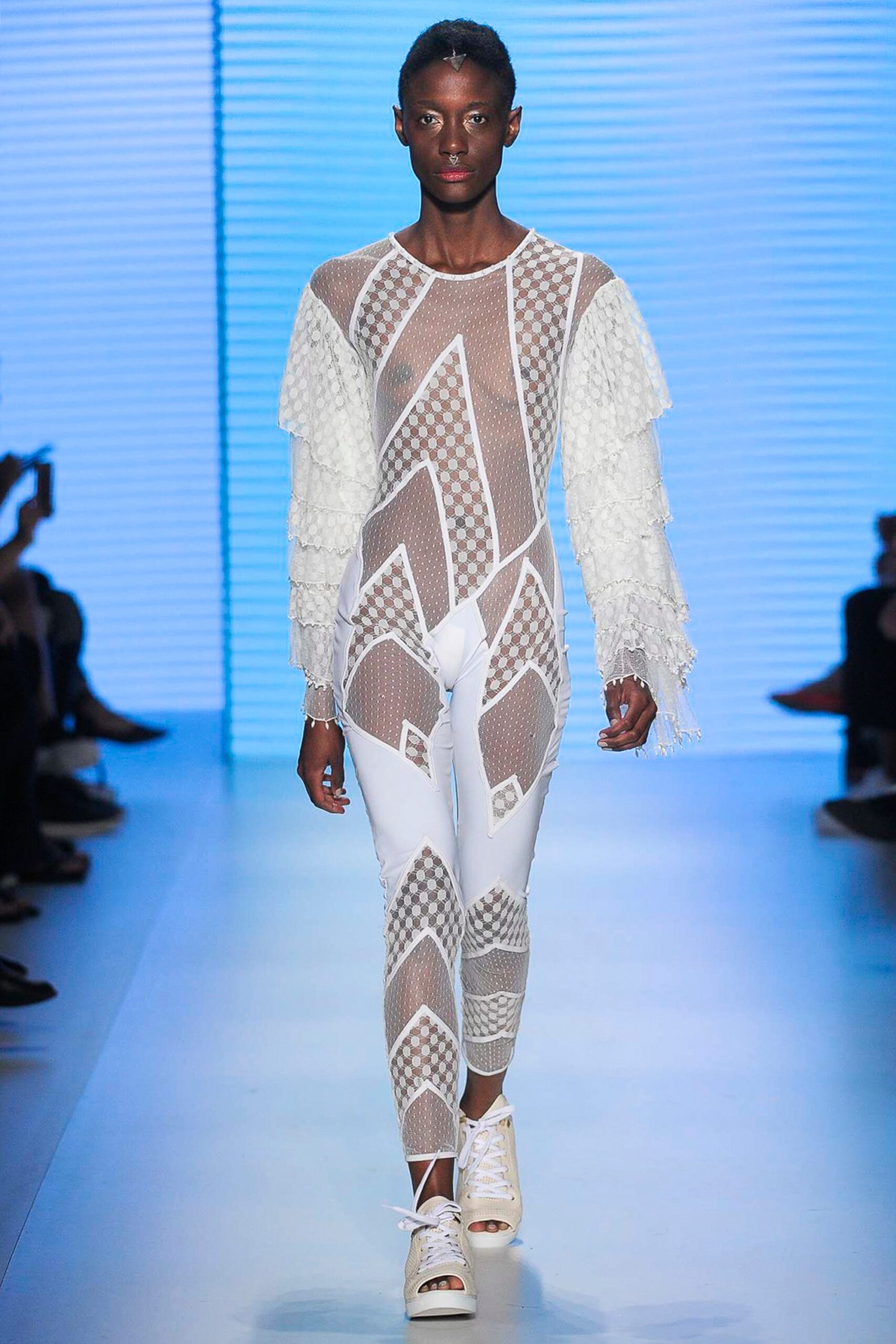 Helô Rocha Resort 17 Look 25