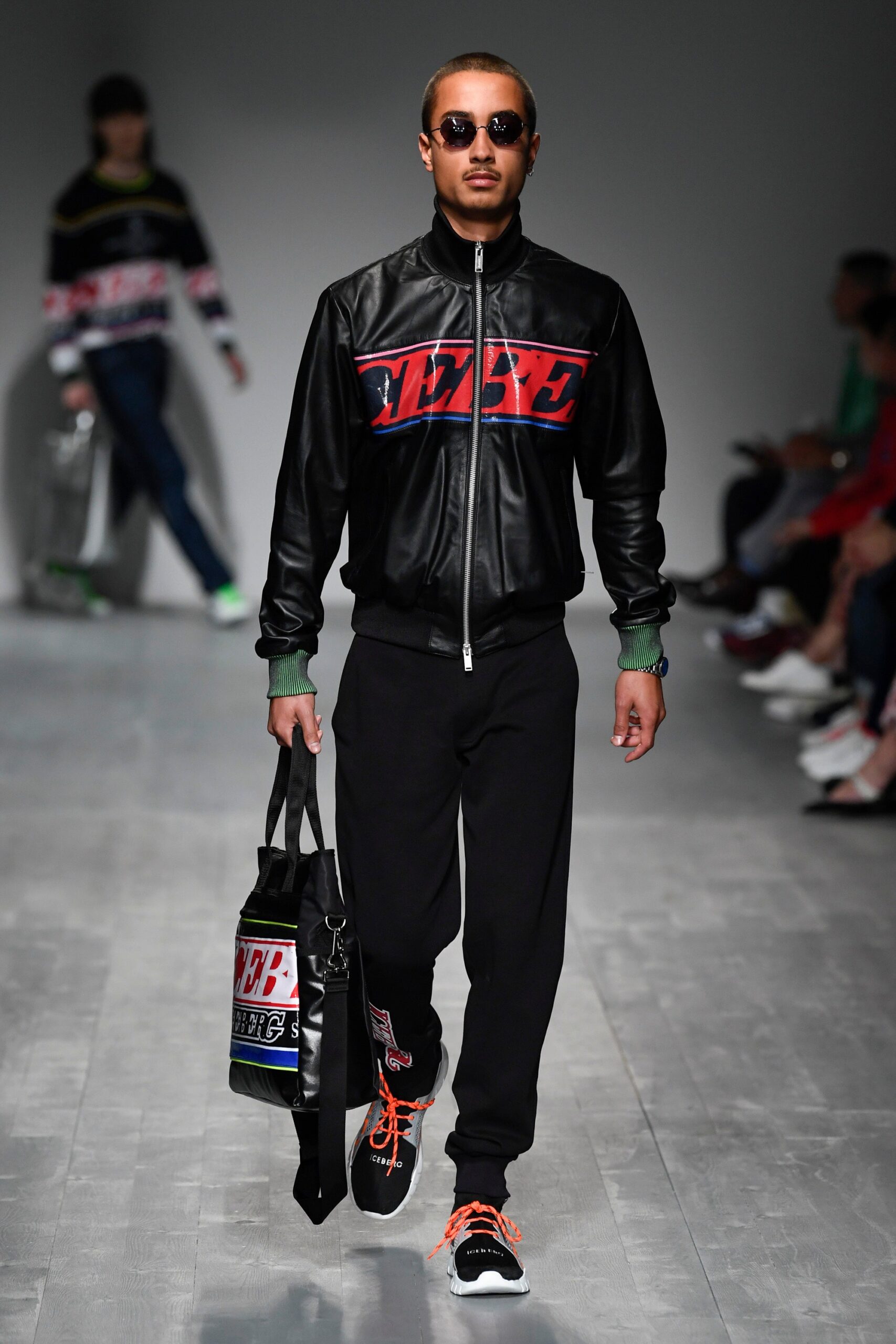 Iceberg Resort 19 Look 40