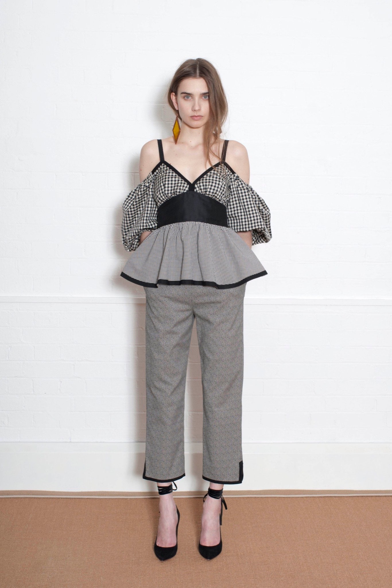 Isa Arfen Resort 16 Look 10