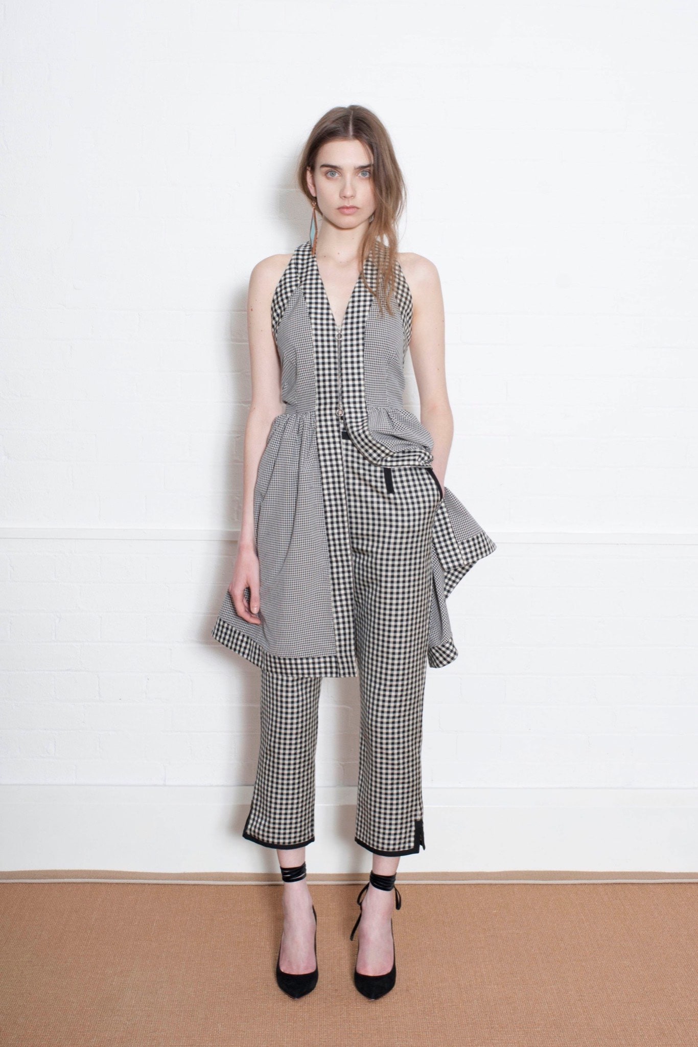 Isa Arfen Resort 16 Look 12