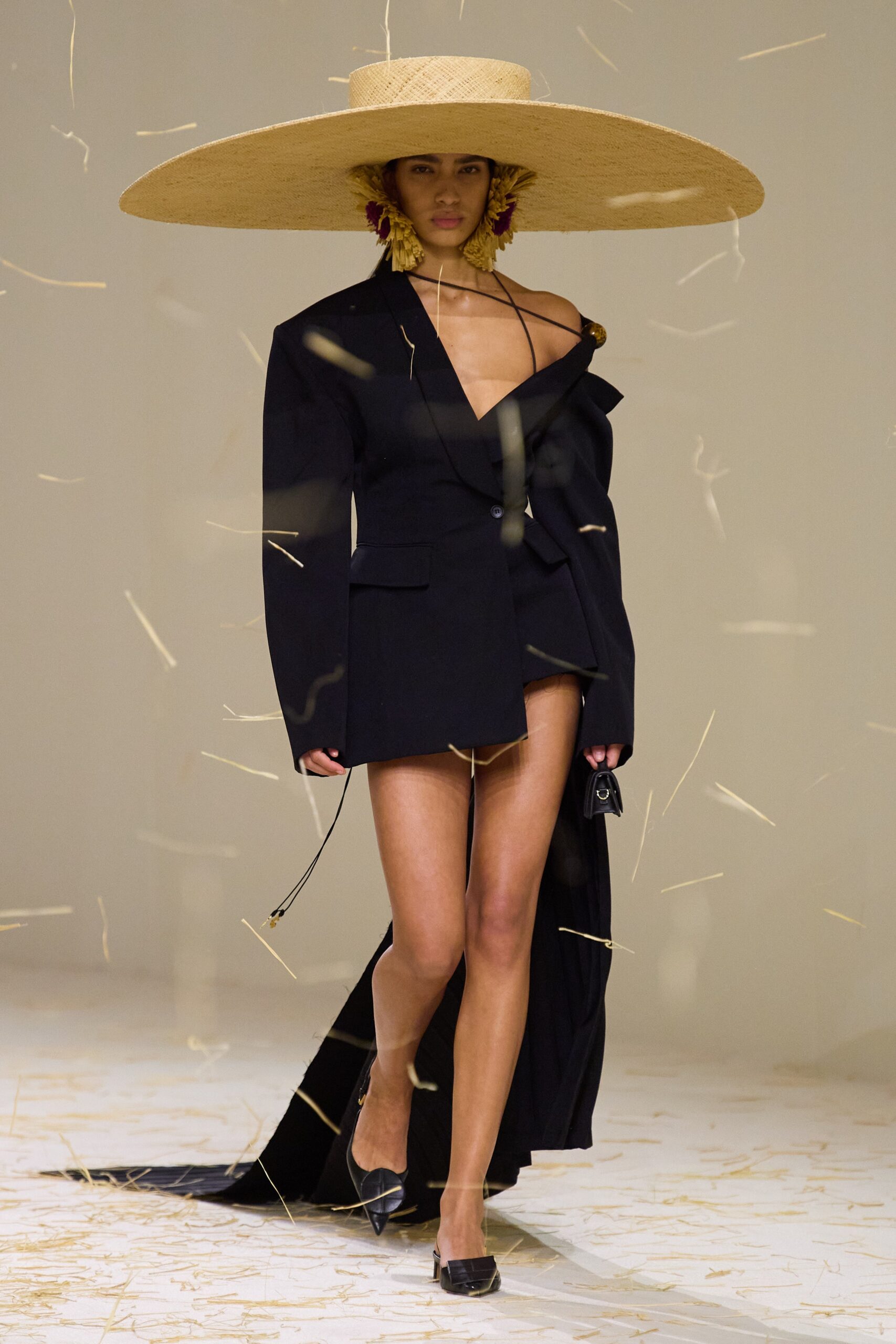 Jacquemus S/S 23 Look 1