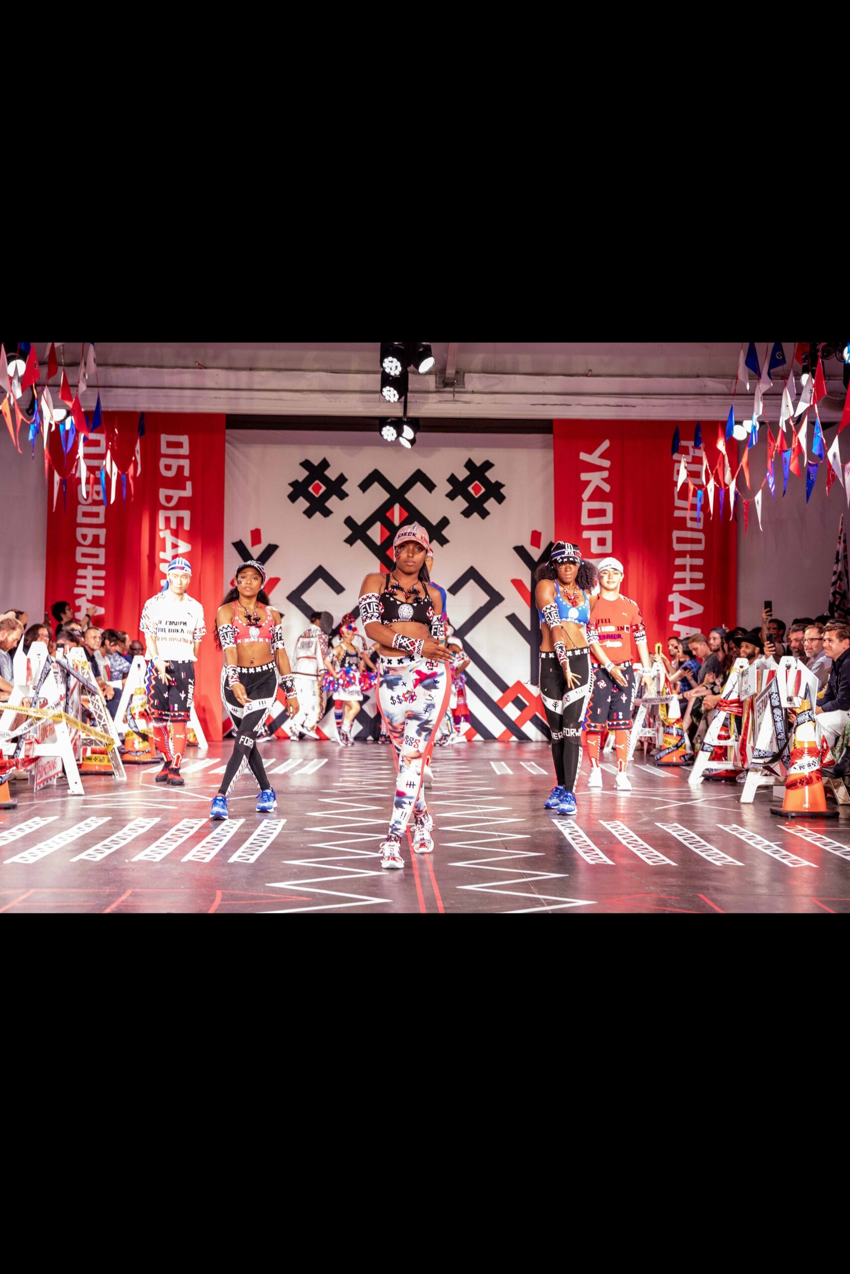Jahnkoy Spring 2019 Ready-to-Wear