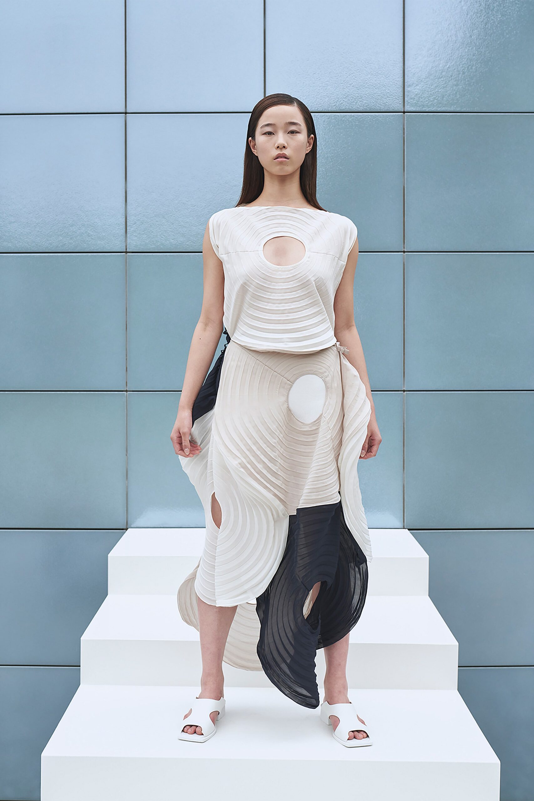 Issey Miyake S/S 22 Look 2