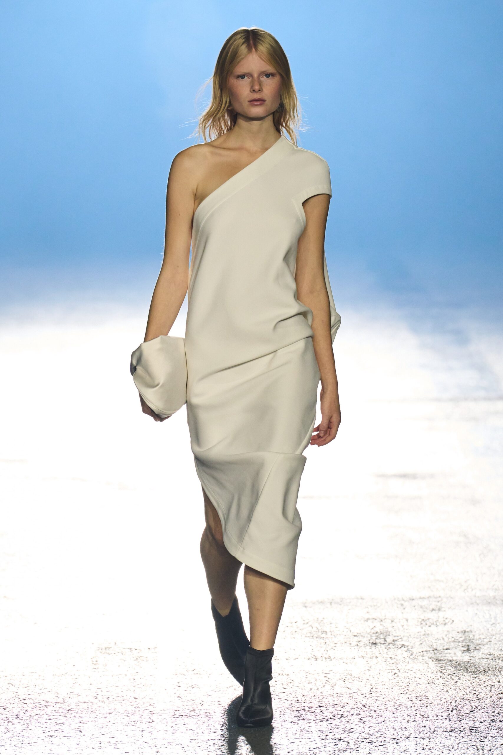 Issey Miyake S/S 23 Look 2