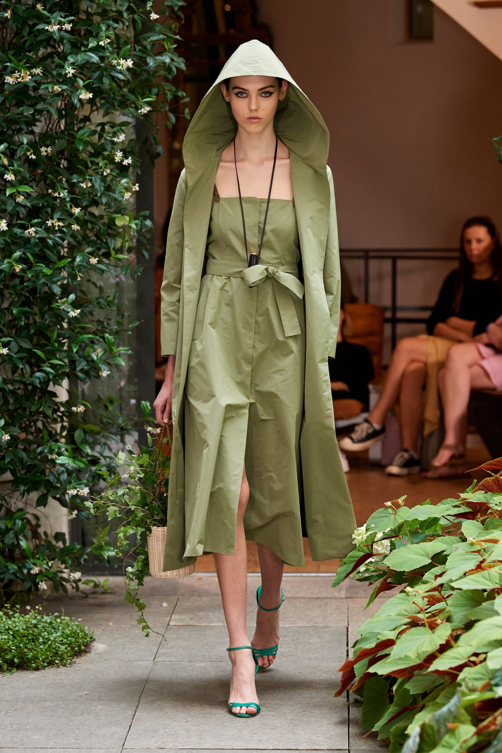 Julie de Libran F/W 22 Couture Look 2