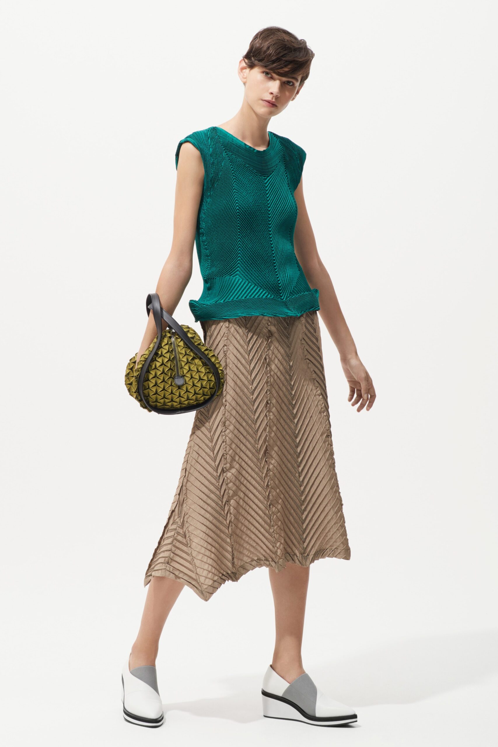 Issey Miyake Resort 19 Look 6