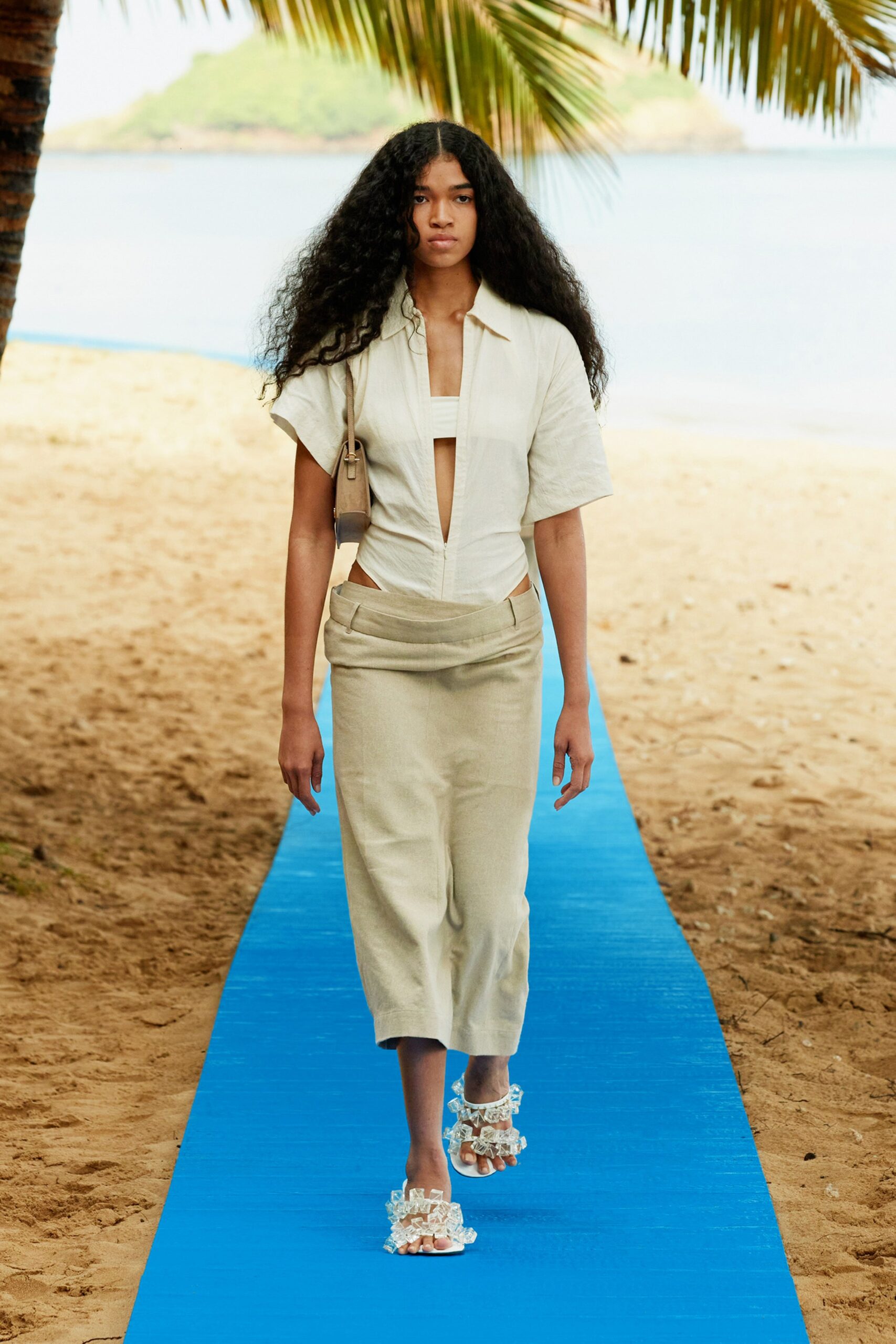 Jacquemus S/S 22 Look 6