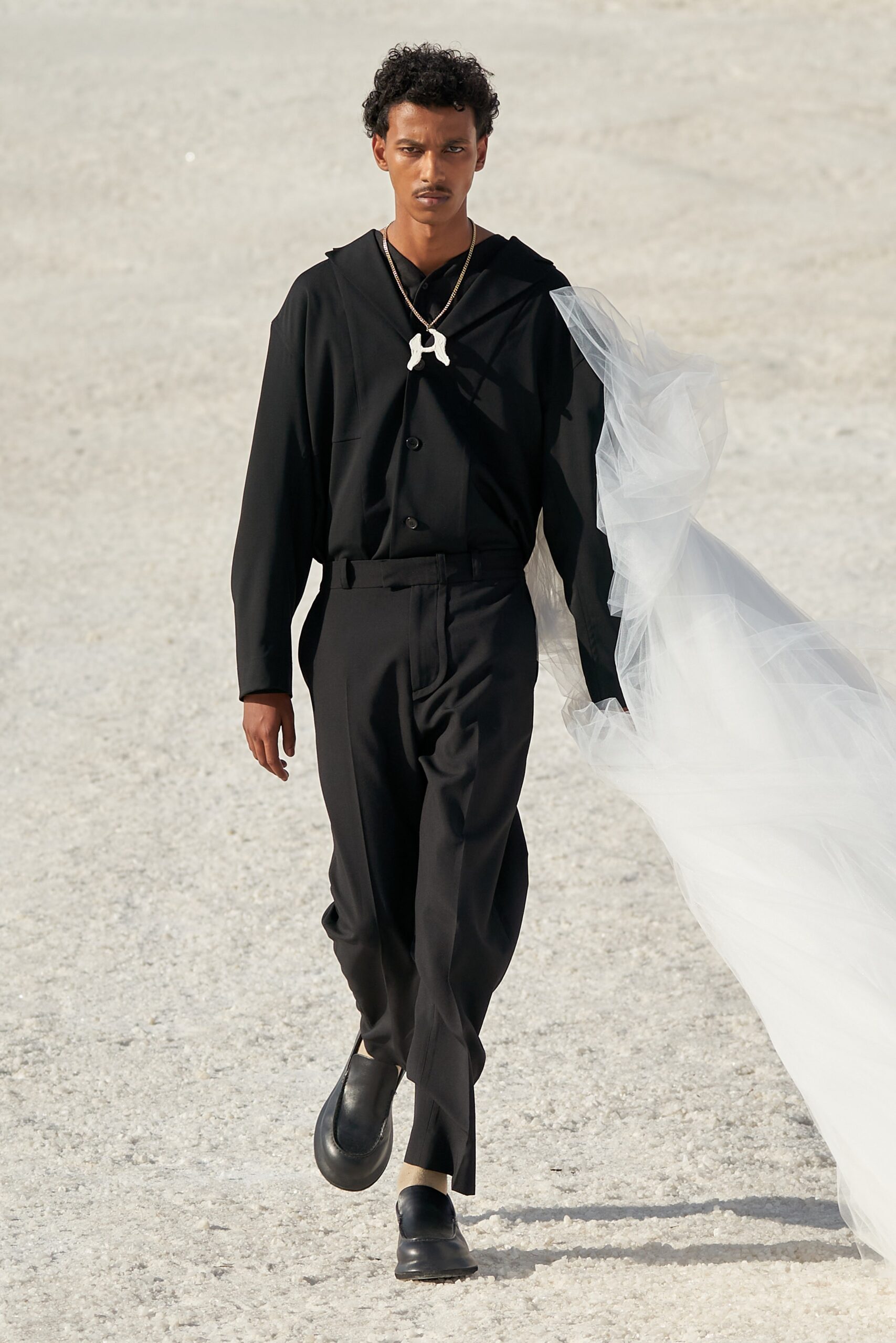 Jacquemus F/W 22 Look 6