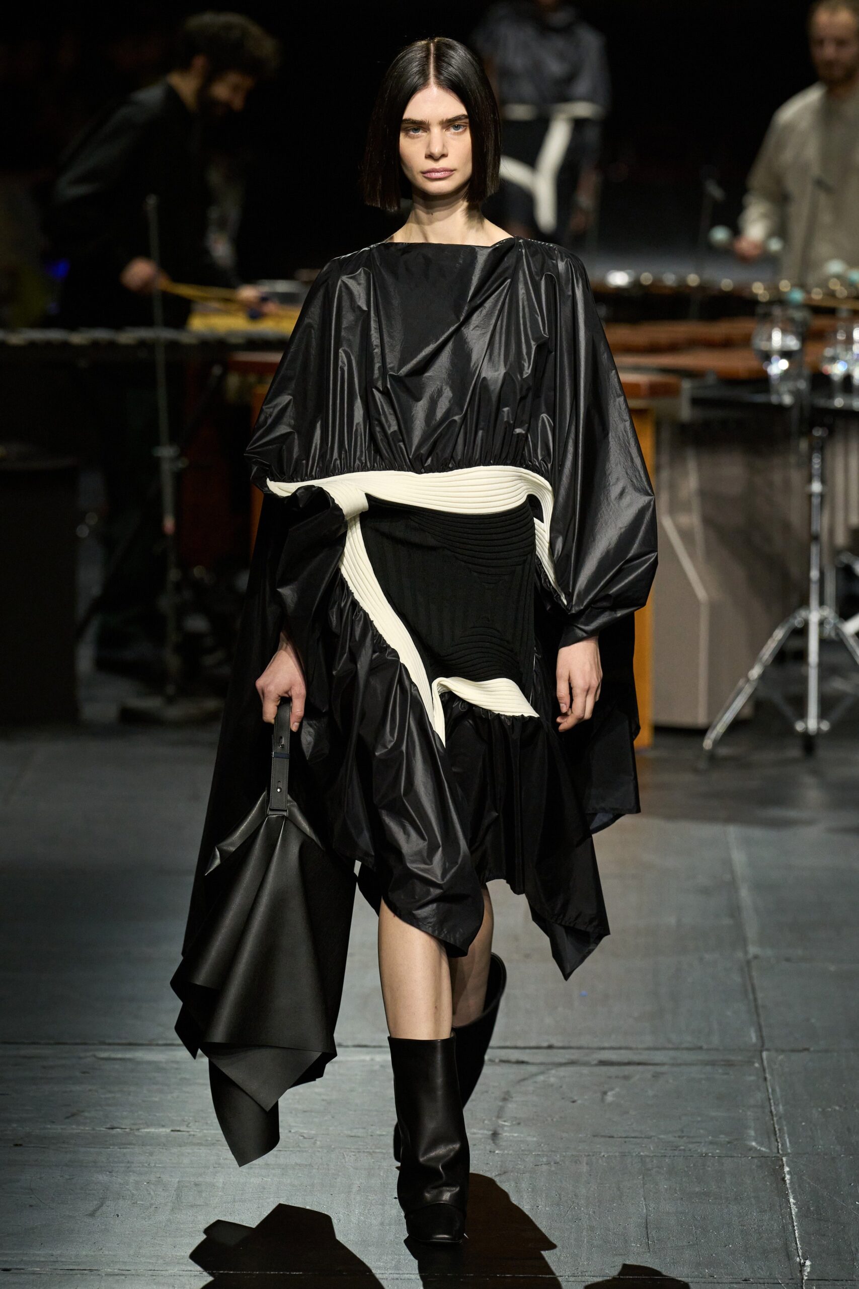 Issey Miyake F/W 23 Look 8