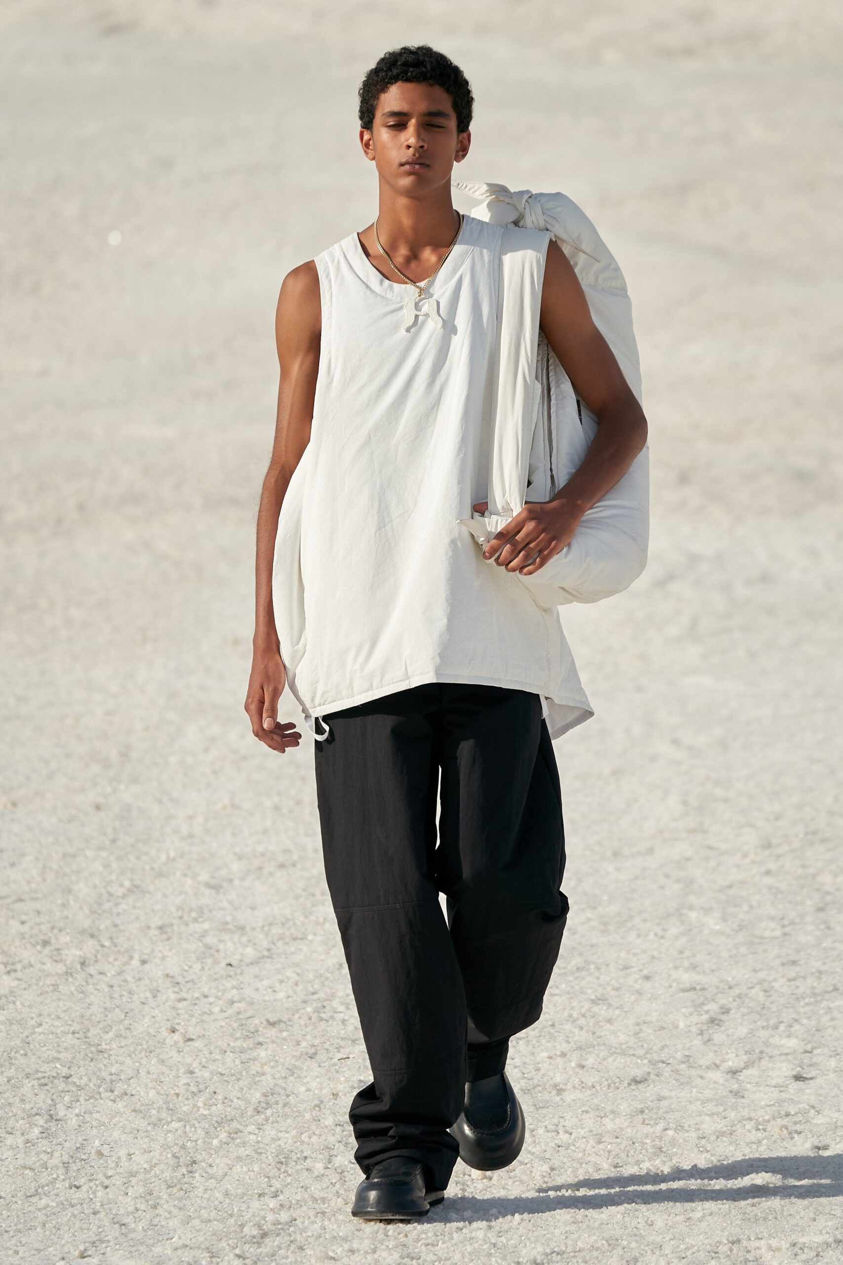 Jacquemus F/W 22 Look 7