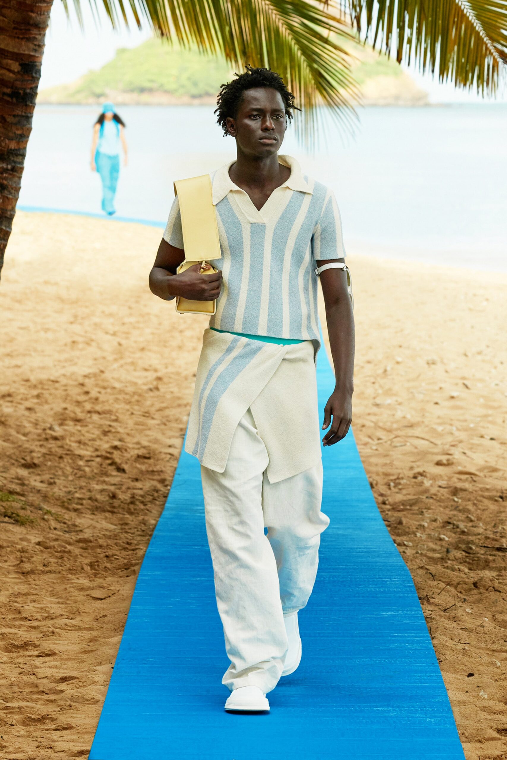 Jacquemus S/S 22 Look 8