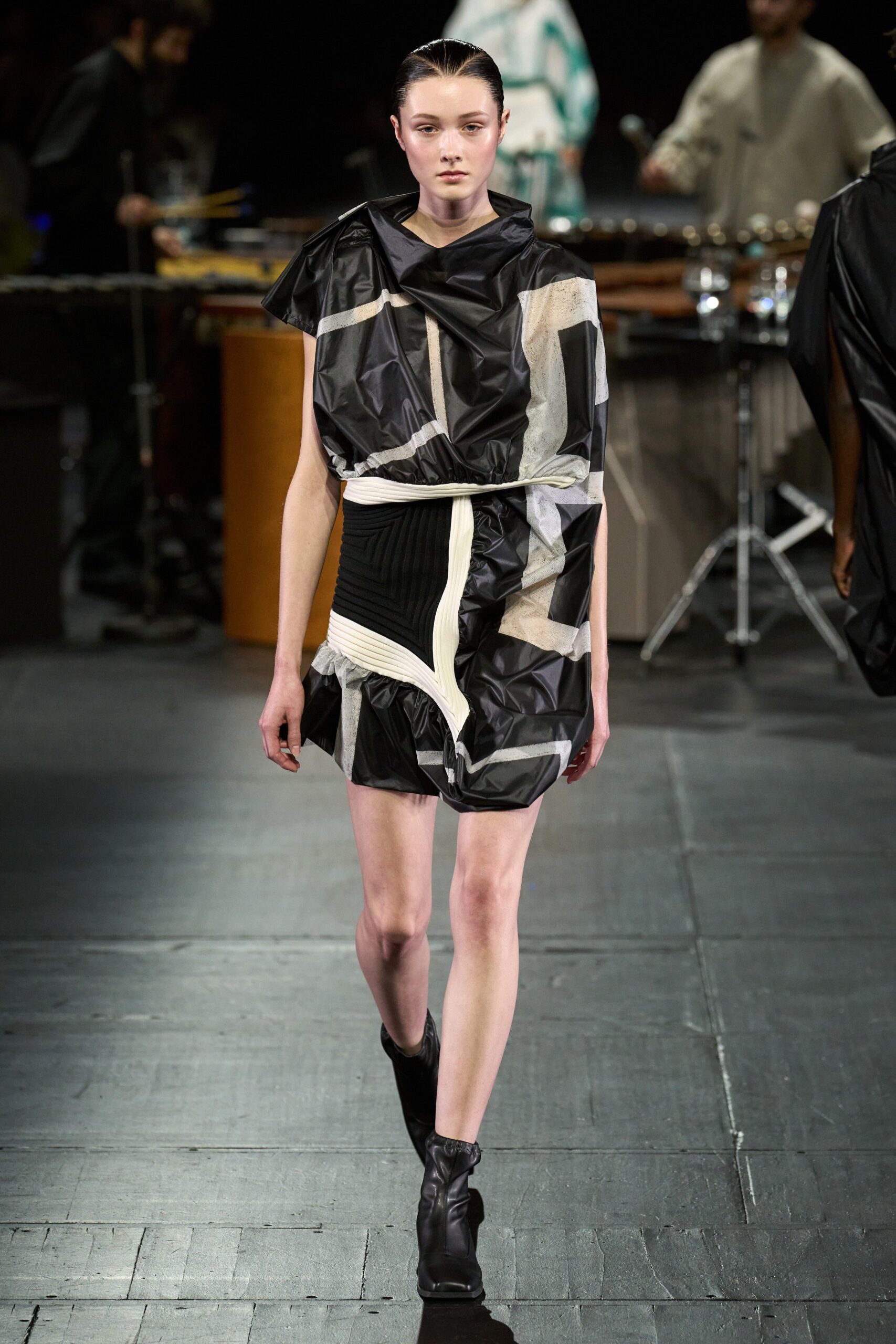 Issey Miyake F/W 23 Look 10
