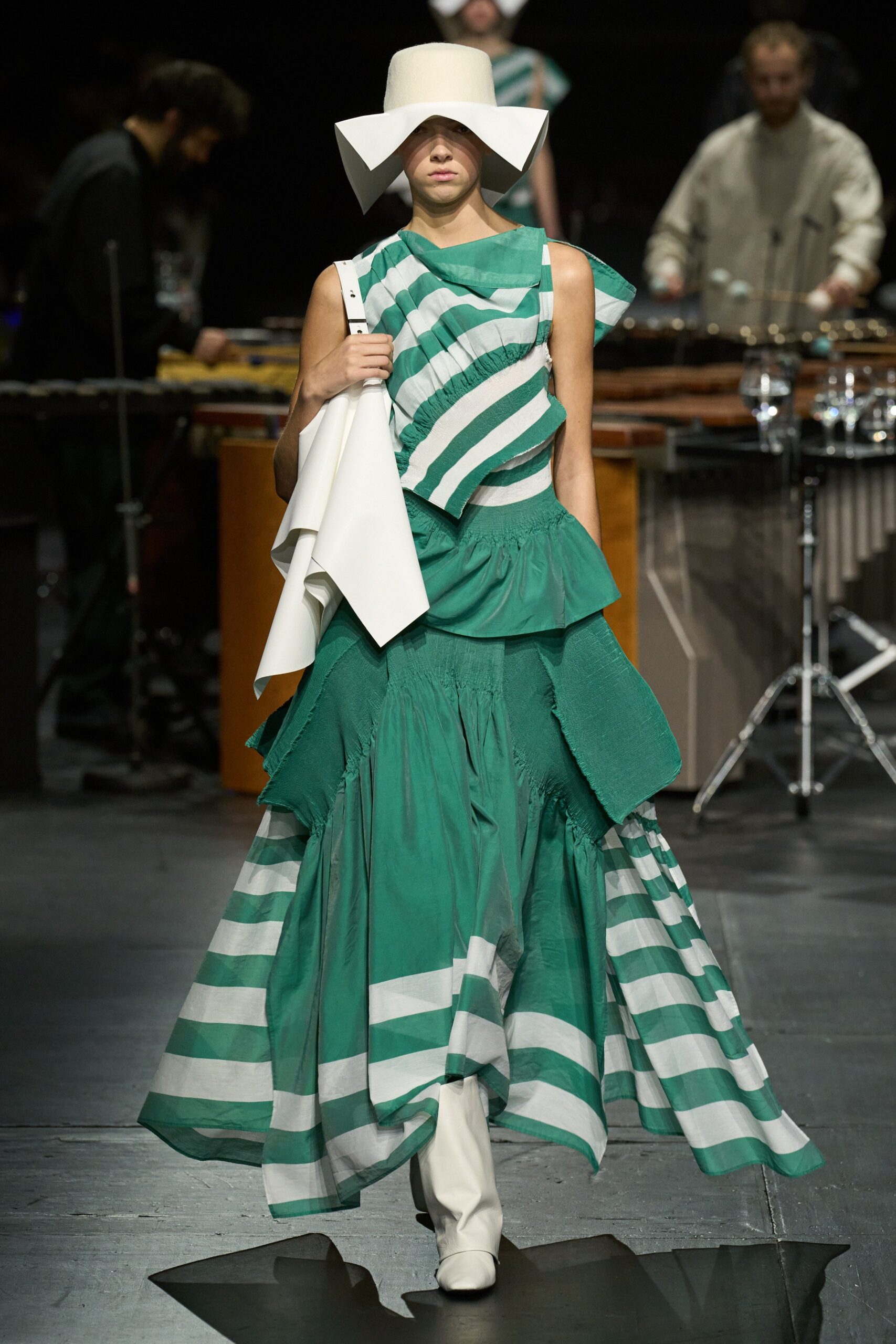 Issey Miyake F/W 23 Look 14