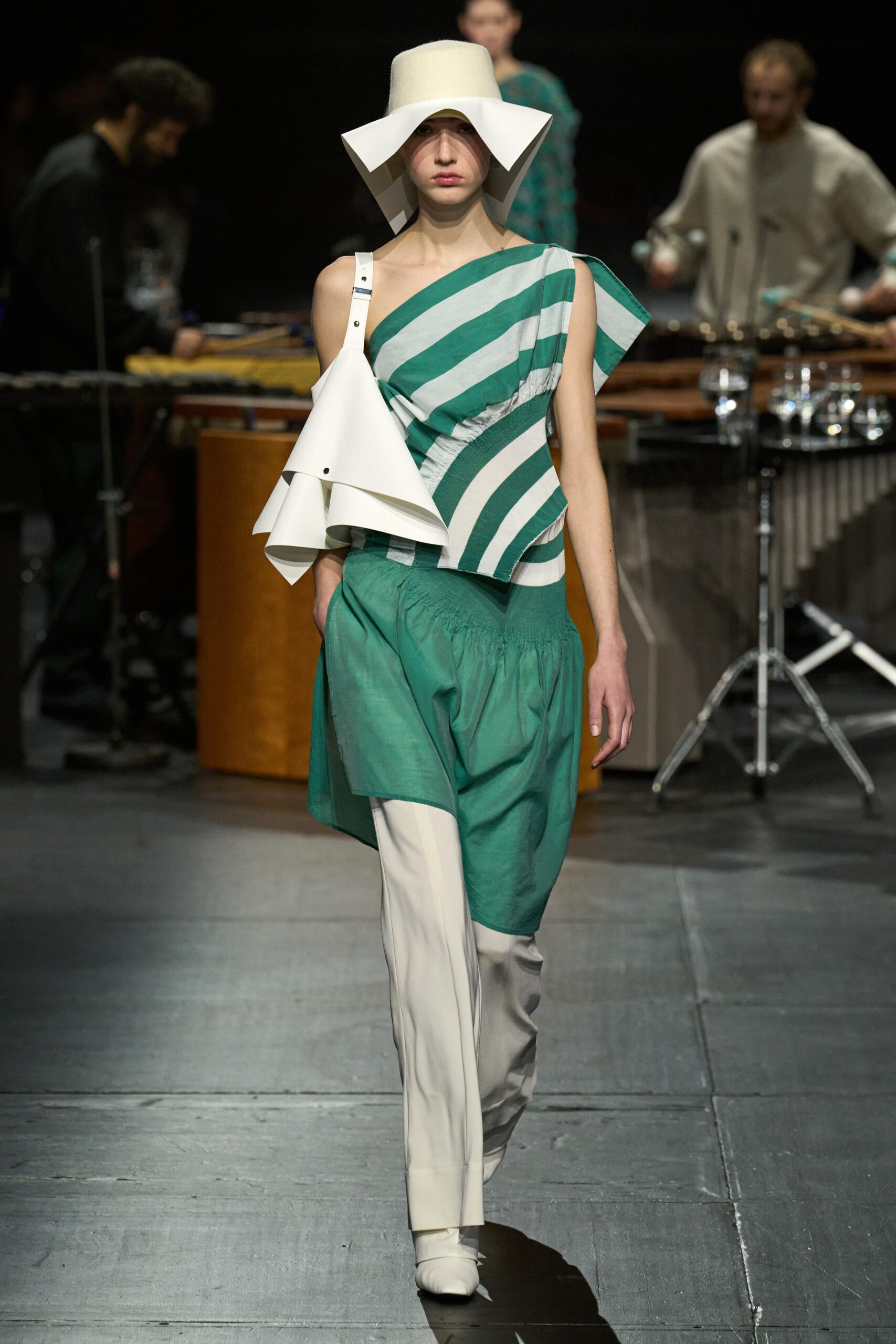 Issey Miyake F/W 23 Look 15