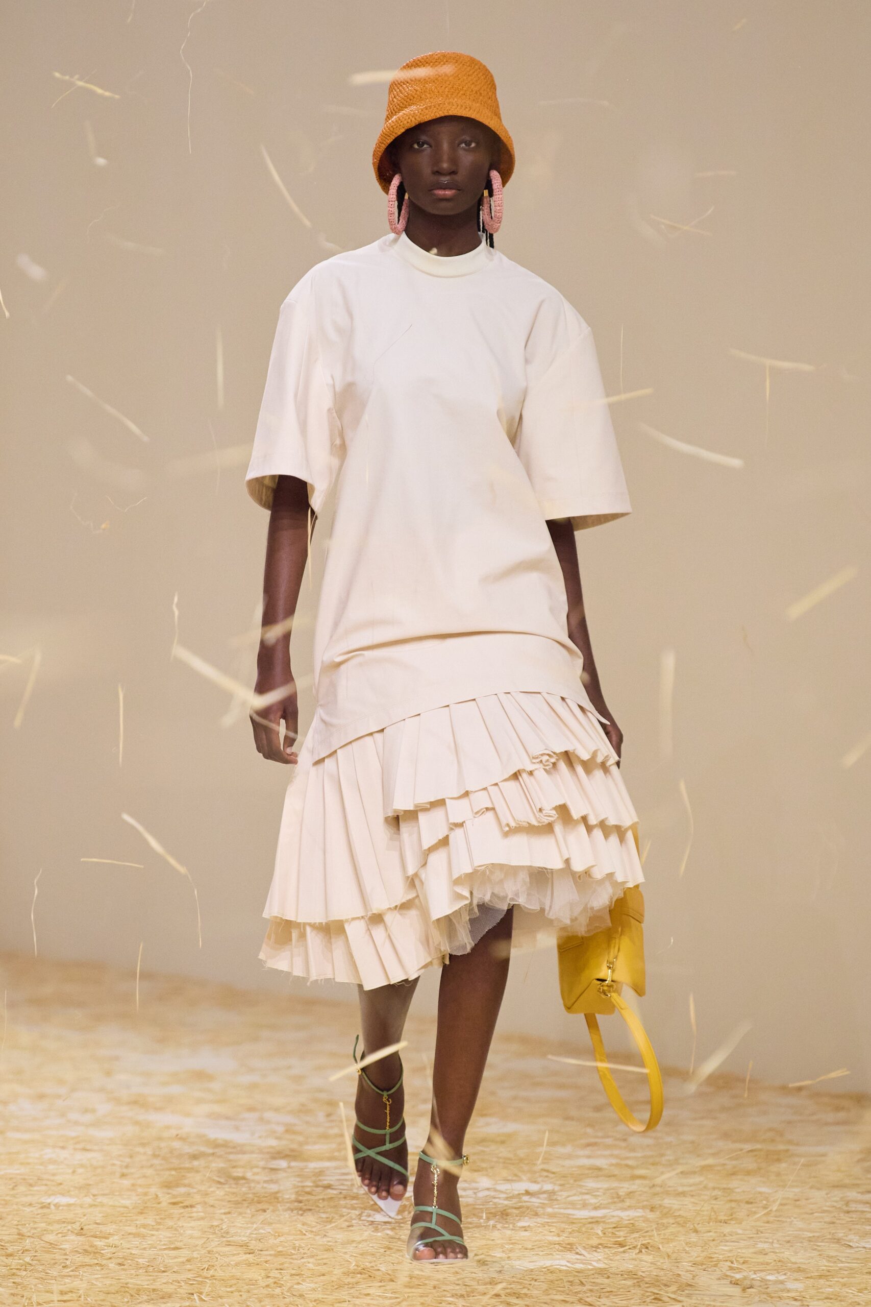 Jacquemus S/S 23 Look 19