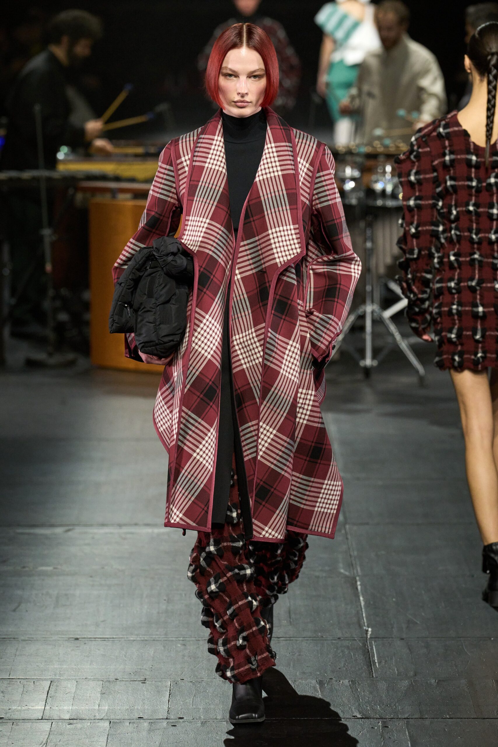 Issey Miyake F/W 23 Look 20