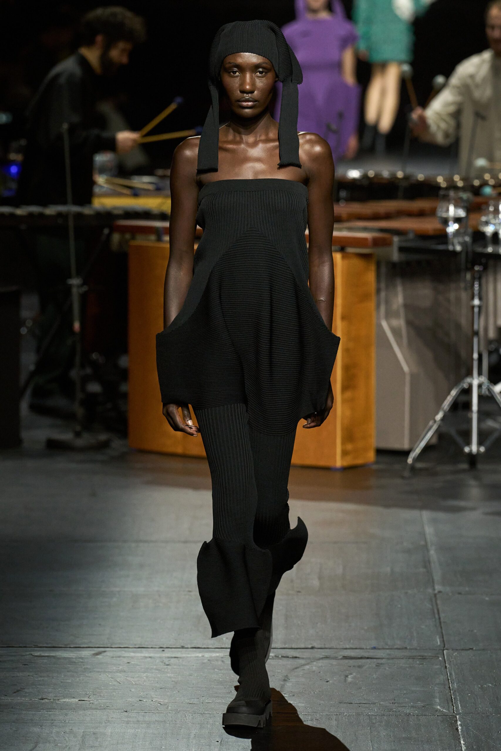 Issey Miyake F/W 23 Look 22