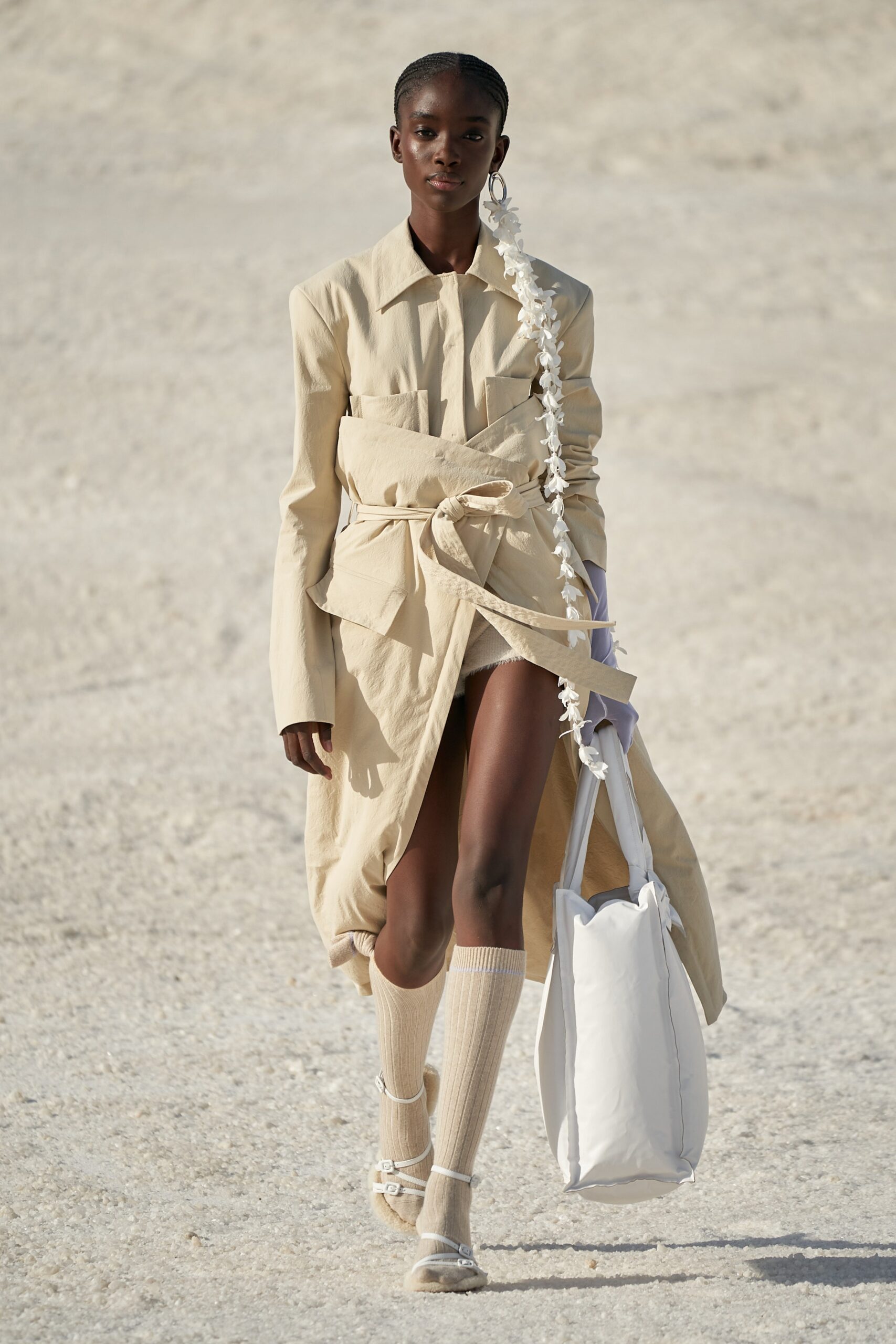 Jacquemus F/W 22 Look 25