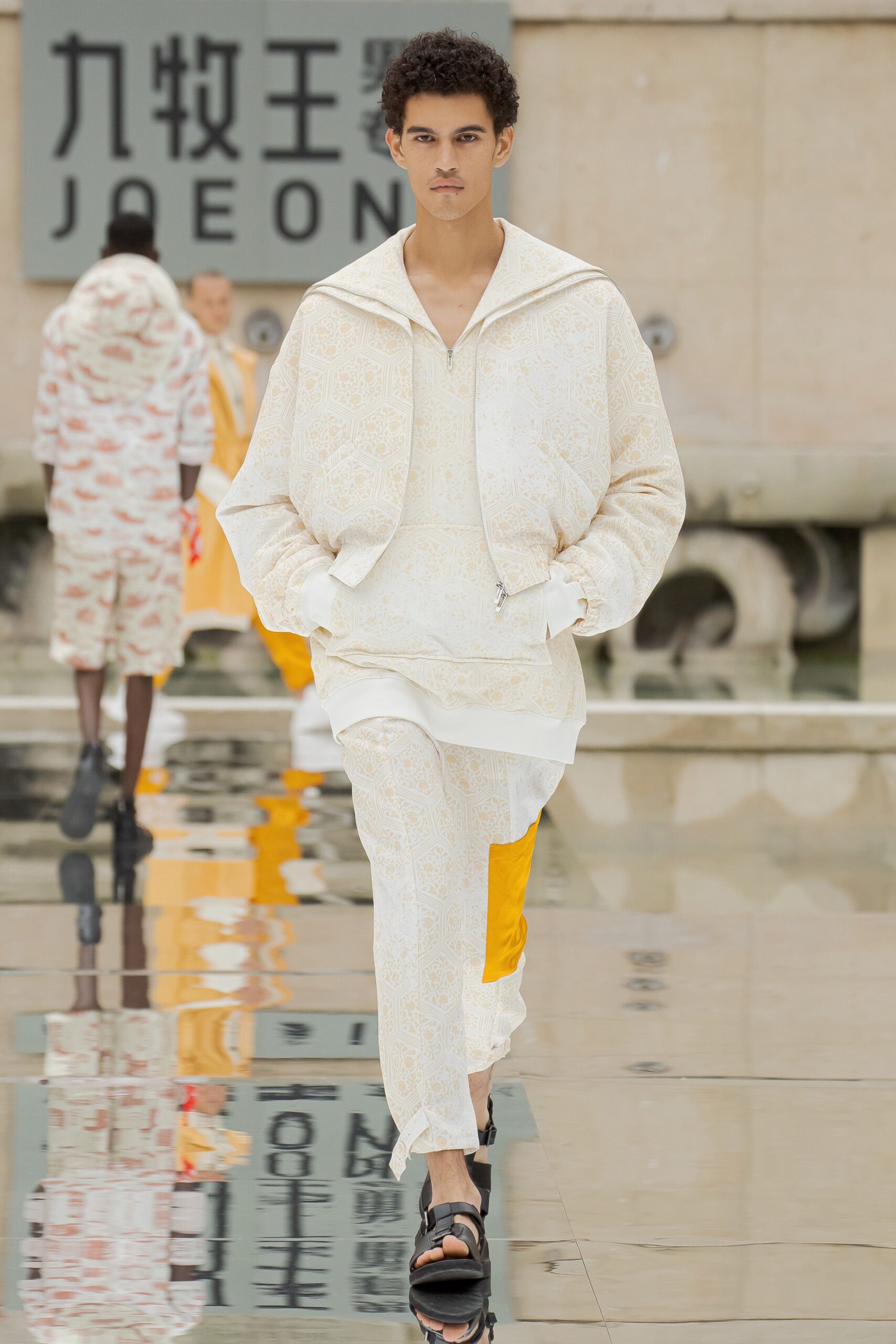 JOEONE S/S 22 Menswear Look 27