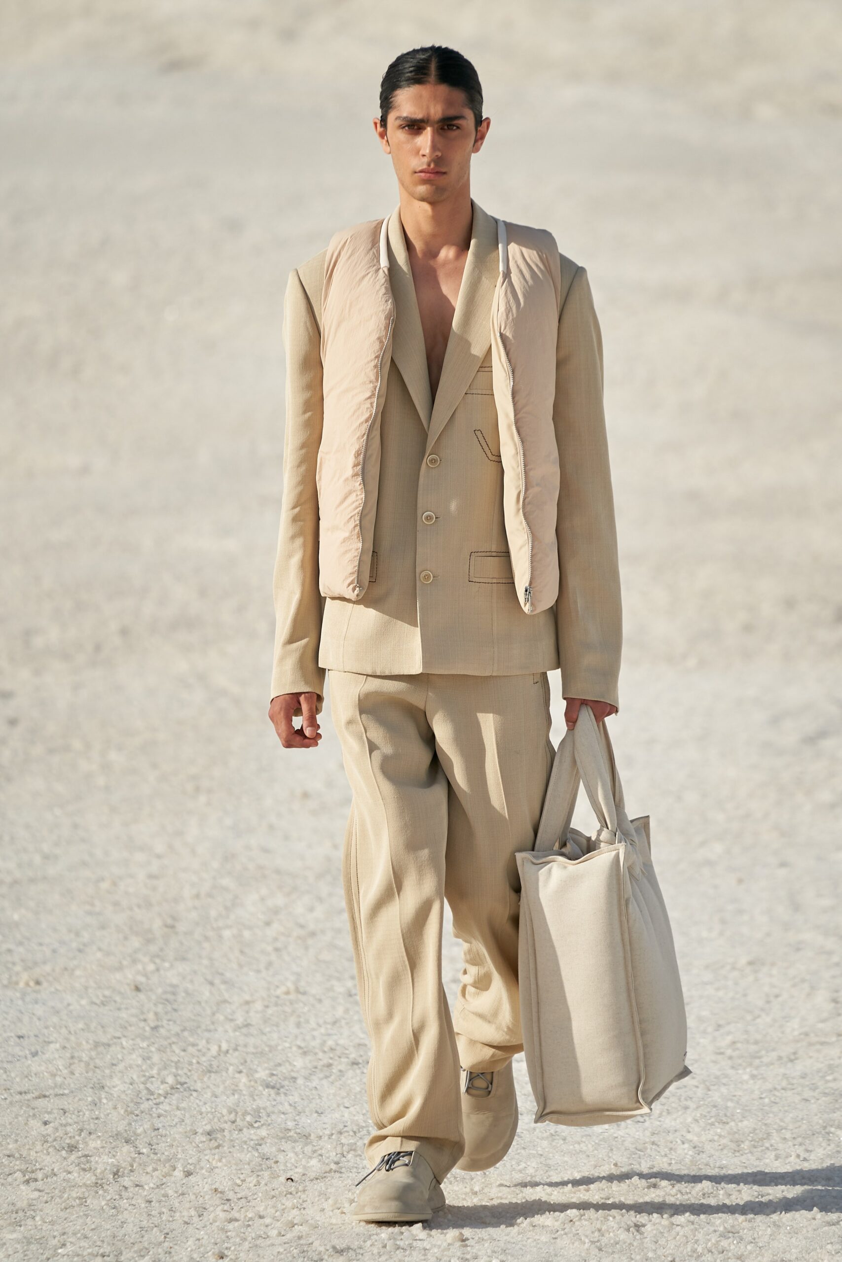 Jacquemus F/W 22 Look 26