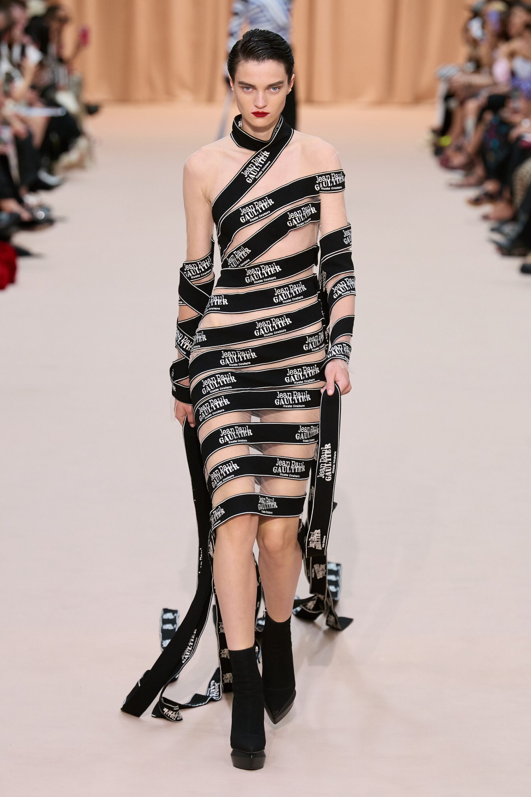 Jean Paul Gaultier F/W 22 Couture Look 31