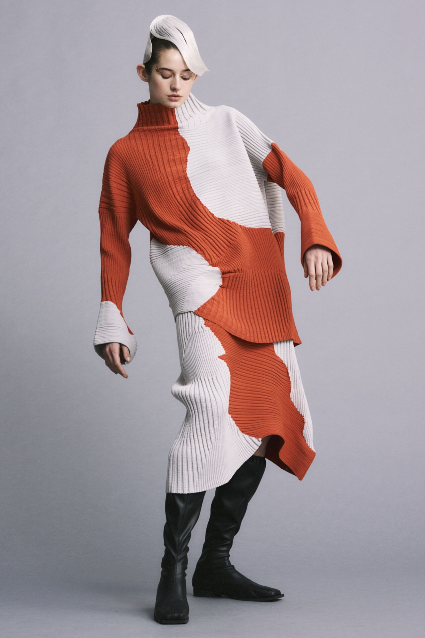 Issey Miyake F/W 22 Look 32