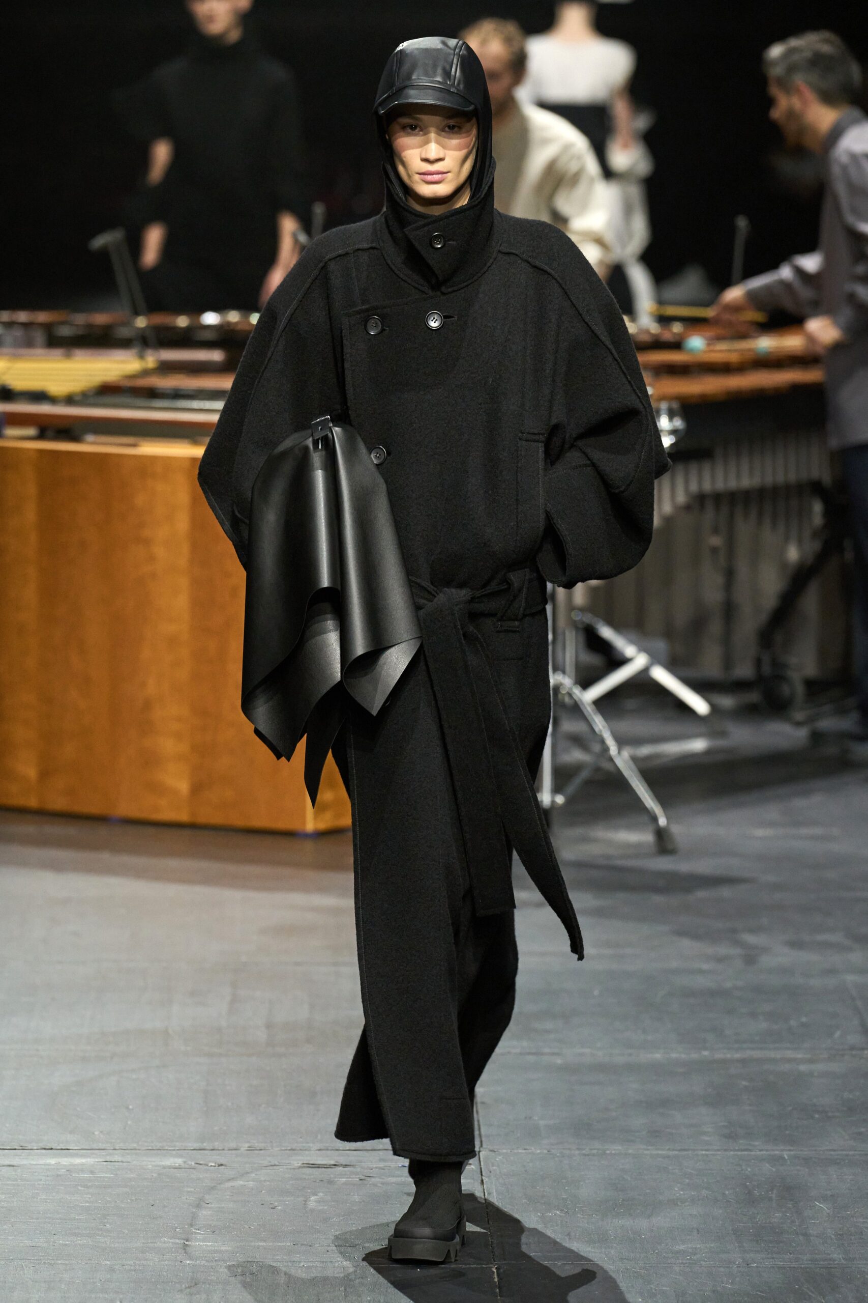 Issey Miyake F/W 23 Look 32