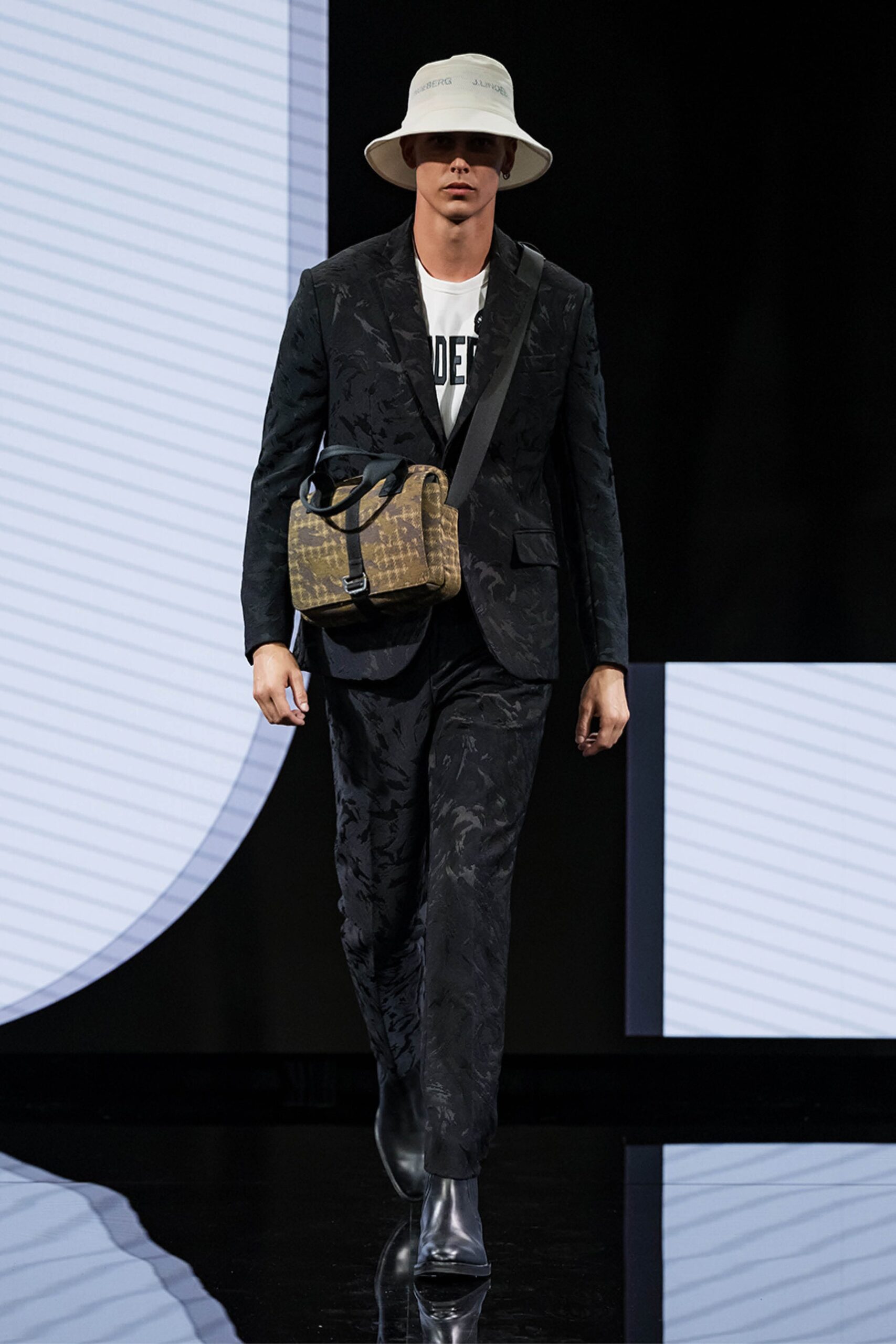 J.Lindeberg F/W 22 Look 32