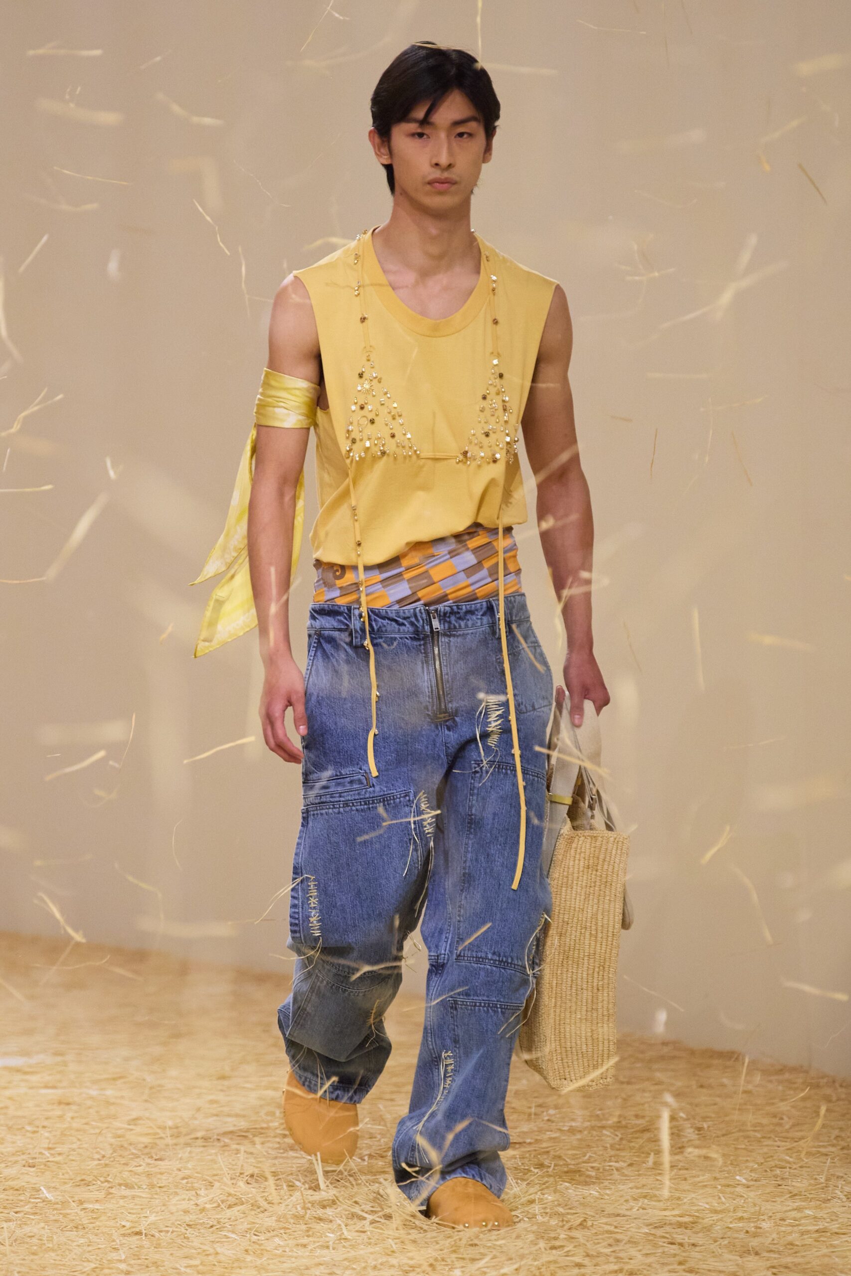 Jacquemus S/S 23 Look 32